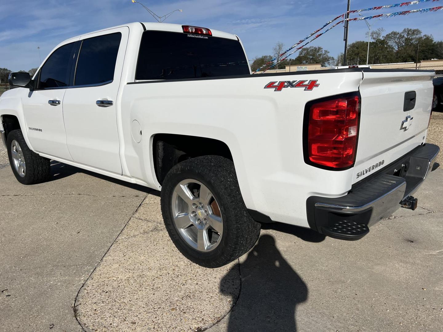 2014 White /Black Chevrolet Silverado 1500 LT (3GCUKREC2EG) with an 5.3L V8 OHV 16V engine, 6-Speed Automatic transmission, located at 4520 Airline Hwy, Baton Rouge, LA, 70805, (225) 357-1497, 30.509325, -91.145432 - 2014 Chevrolet Silverado 1500 Crew Cab LT 4X4 Very Clean, 5.3 V8 Gas, 217K Miles, New Leather, A/C & Heat, Power Windows, Locks & Mirrors, Backup Camera, Tow Package. Transmission Was Replaced At 175K Miles, Camshaft & Lifters Replaced In The Last 20K Miles. FOR INFO PLEASE CONTACT JEFF AT 225-413- - Photo#8