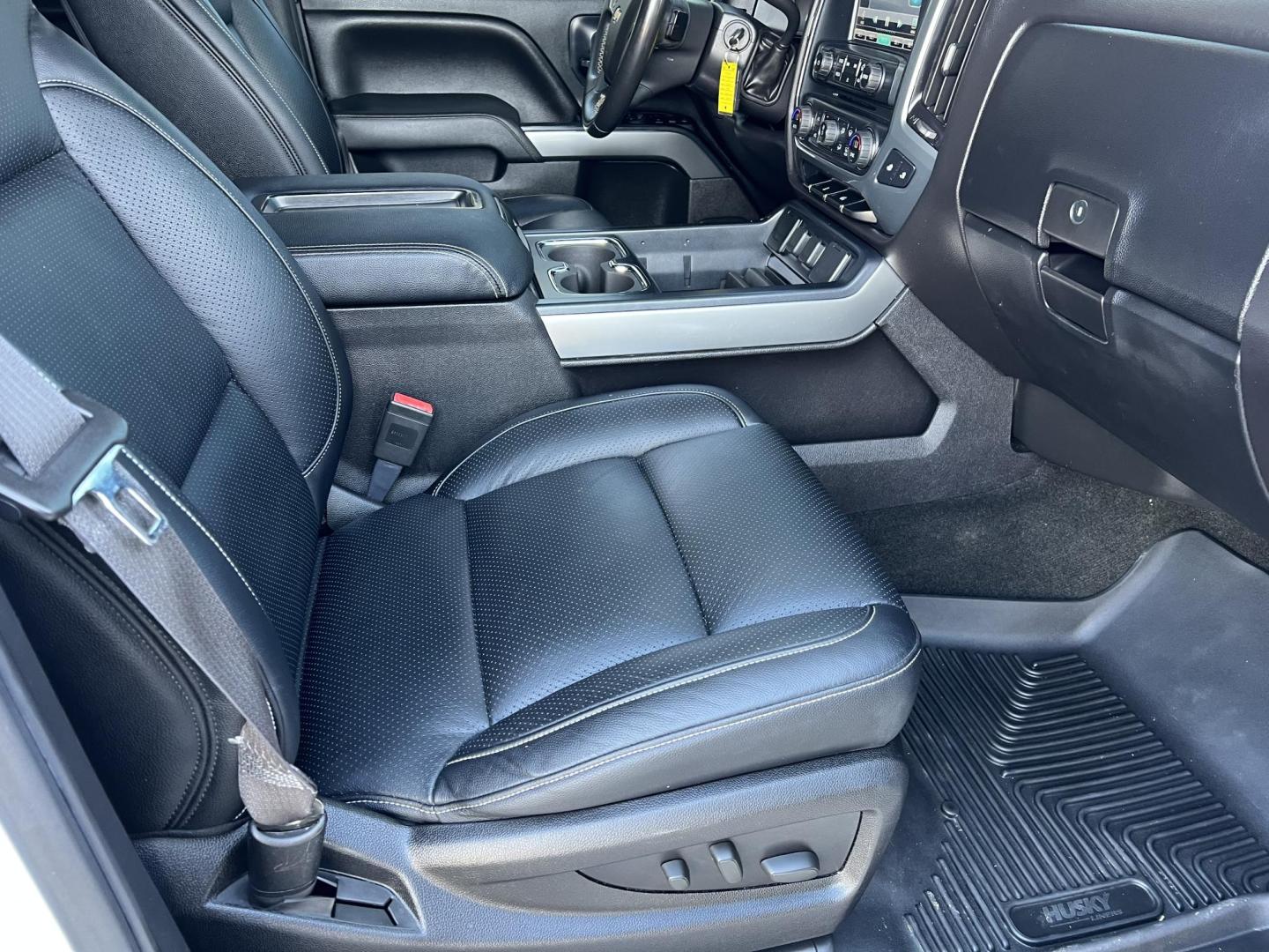 2014 White /Black Chevrolet Silverado 1500 LT (3GCUKREC2EG) with an 5.3L V8 OHV 16V engine, 6-Speed Automatic transmission, located at 4520 Airline Hwy, Baton Rouge, LA, 70805, (225) 357-1497, 30.509325, -91.145432 - 2014 Chevrolet Silverado 1500 Crew Cab LT 4X4 Very Clean, 5.3 V8 Gas, 217K Miles, New Leather, A/C & Heat, Power Windows, Locks & Mirrors, Backup Camera, Tow Package. Transmission Was Replaced At 175K Miles, Camshaft & Lifters Replaced In The Last 20K Miles. FOR INFO PLEASE CONTACT JEFF AT 225-413- - Photo#12