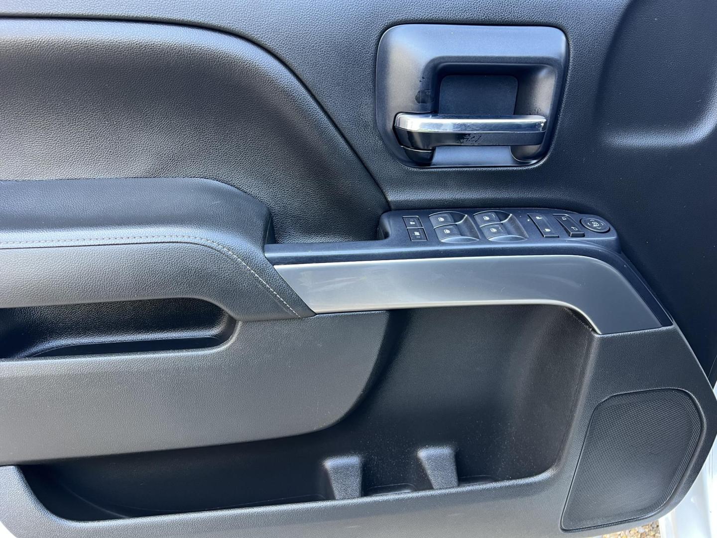 2014 White /Black Chevrolet Silverado 1500 LT (3GCUKREC2EG) with an 5.3L V8 OHV 16V engine, 6-Speed Automatic transmission, located at 4520 Airline Hwy, Baton Rouge, LA, 70805, (225) 357-1497, 30.509325, -91.145432 - 2014 Chevrolet Silverado 1500 Crew Cab LT 4X4 Very Clean, 5.3 V8 Gas, 217K Miles, New Leather, A/C & Heat, Power Windows, Locks & Mirrors, Backup Camera, Tow Package. Transmission Was Replaced At 175K Miles, Camshaft & Lifters Replaced In The Last 20K Miles. FOR INFO PLEASE CONTACT JEFF AT 225-413- - Photo#16