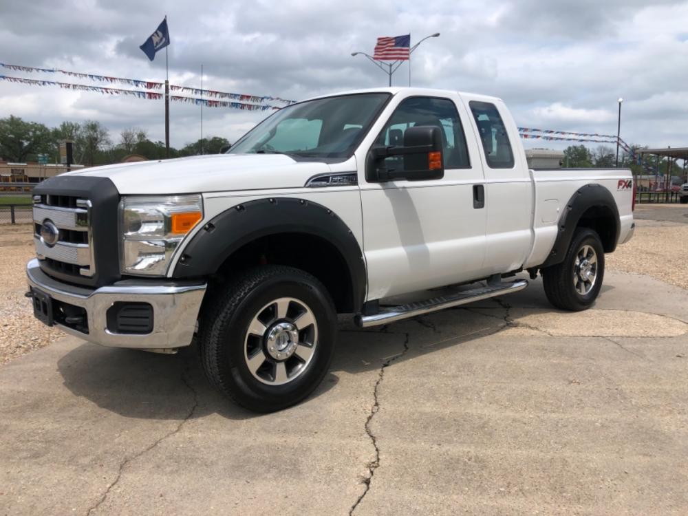 2016 Ford F-250 SD XLT (1FT7X2B67GE) with an 6.2L V8 Gas engine, 6-Speed Automatic transmission, located at 4520 Airline Hwy, Baton Rouge, LA, 70805, (225) 357-1497, 30.509325, -91.145432 - Photo #0