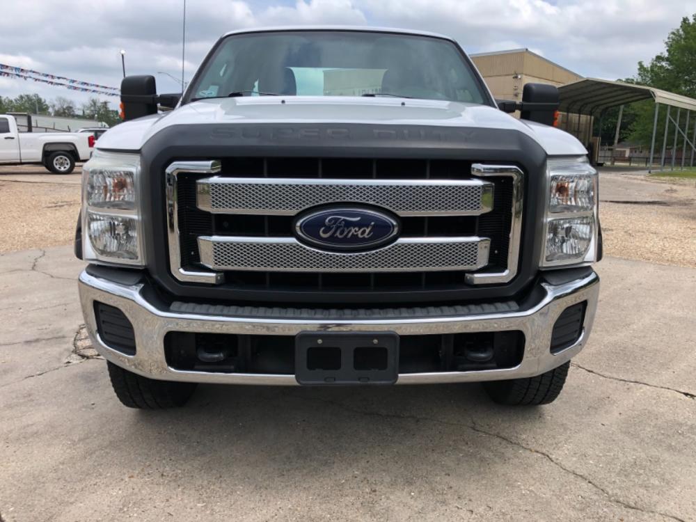 2016 Ford F-250 SD XLT (1FT7X2B67GE) with an 6.2L V8 Gas engine, 6-Speed Automatic transmission, located at 4520 Airline Hwy, Baton Rouge, LA, 70805, (225) 357-1497, 30.509325, -91.145432 - Photo #2