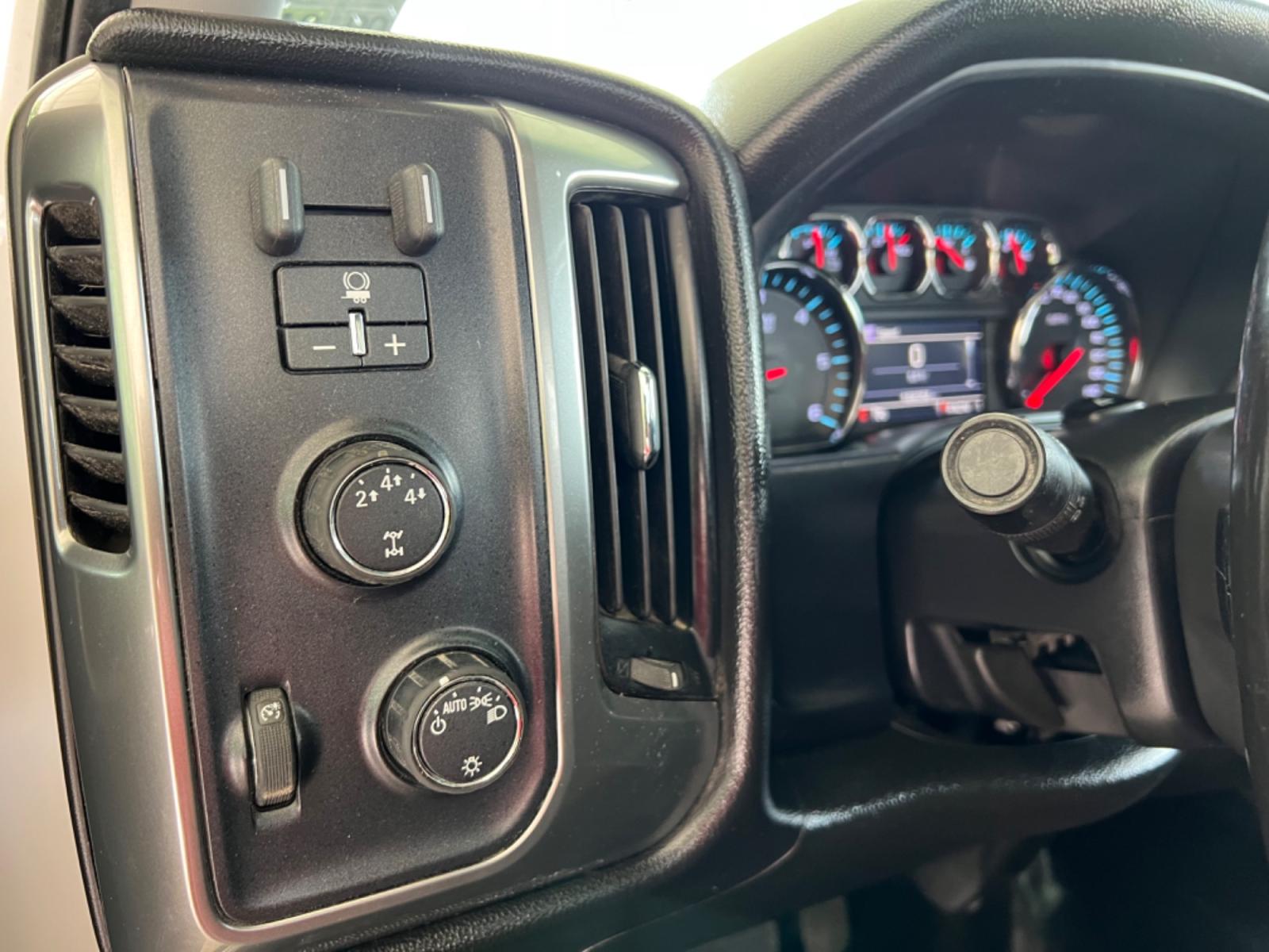 2015 White Chevrolet Silverado 2500HD LT (1GC0KVEG4FZ) with an 6.0L V8 OHV 16V FFV engine, 6-Speed Automatic transmission, located at 4520 Airline Hwy, Baton Rouge, LA, 70805, (225) 357-1497, 30.509325, -91.145432 - 2015 Chevy 2500HD 4X4 8FT Bed, 6.0 V8 Gas, 168K Miles, Auto, A/C, Power Windows, Locks & Seat, B&W Gooseneck Hitch. This Is A Work Truck. NO IN HOUSE FINANCING. FOR INFO PLEASE CONTACT JEFF AT 225 357-1497 CHECK OUT OUR A+ RATING WITH THE BETTER BUSINESS BUREAU. WE HAVE BEEN A FAMILY OWNED AND OPER - Photo #15