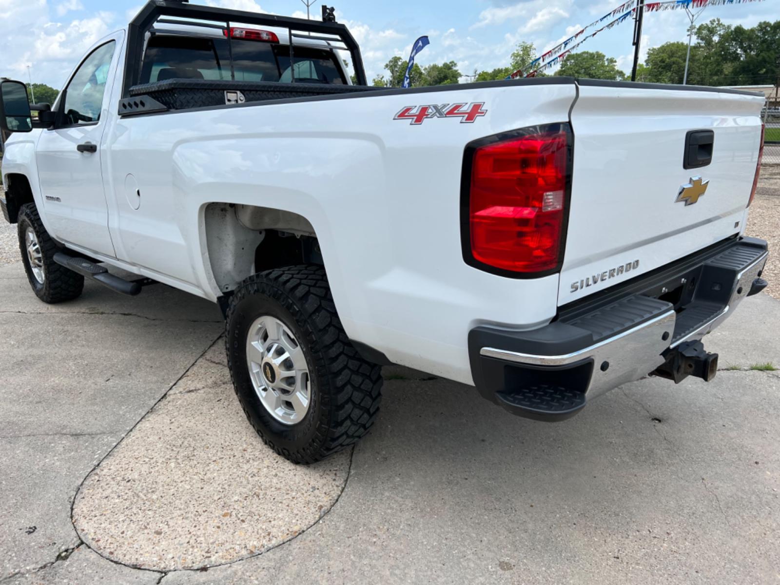2015 White Chevrolet Silverado 2500HD LT (1GC0KVEG4FZ) with an 6.0L V8 OHV 16V FFV engine, 6-Speed Automatic transmission, located at 4520 Airline Hwy, Baton Rouge, LA, 70805, (225) 357-1497, 30.509325, -91.145432 - 2015 Chevy 2500HD 4X4 8FT Bed, 6.0 V8 Gas, 168K Miles, Auto, A/C, Power Windows, Locks & Seat, B&W Gooseneck Hitch. This Is A Work Truck. NO IN HOUSE FINANCING. FOR INFO PLEASE CONTACT JEFF AT 225 357-1497 CHECK OUT OUR A+ RATING WITH THE BETTER BUSINESS BUREAU. WE HAVE BEEN A FAMILY OWNED AND OPER - Photo #7