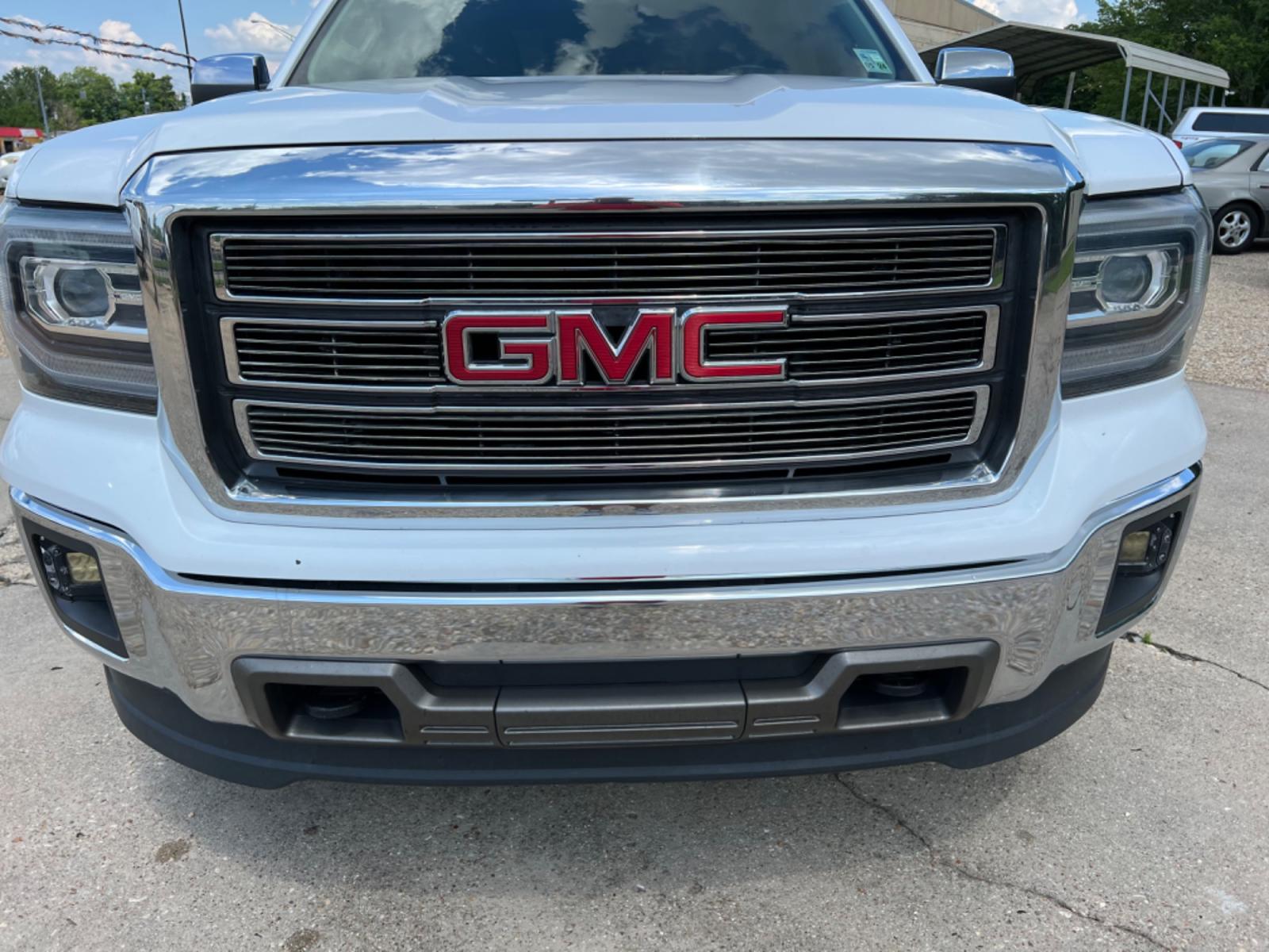 2014 White /Tan GMC Sierra 1500 SLT (3GTU2VEC1EG) with an 5.3L V8 engine, 6-Speed Automatic transmission, located at 4520 Airline Hwy, Baton Rouge, LA, 70805, (225) 357-1497, 30.509325, -91.145432 - 2014 GMC Sierra SLT 4X4 5.3 V8 Gas, 190K Miles, Heated Leather Seats, Bose, All Power, Backup Camera. NO IN HOUSE FINANCING. FOR INFO PLEASE CONTACT JEFF AT 225 357-1497 CHECK OUT OUR A+ RATING WITH THE BETTER BUSINESS BUREAU. WE HAVE BEEN A FAMILY OWNED AND OPERATED BUSINESS AT THE SAME LOCATION - Photo #2
