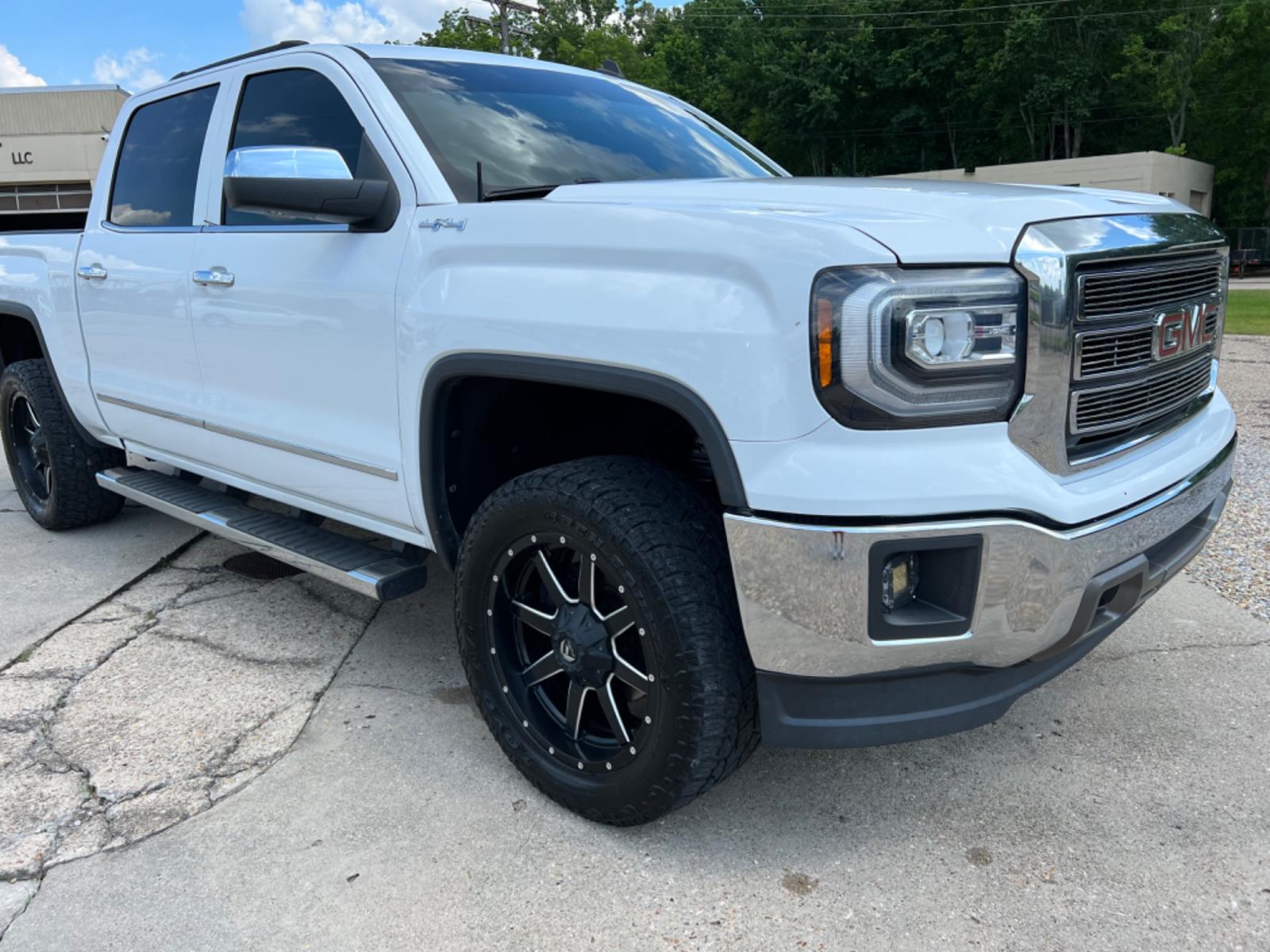 2014 White /Tan GMC Sierra 1500 SLT (3GTU2VEC1EG) with an 5.3L V8 engine, 6-Speed Automatic transmission, located at 4520 Airline Hwy, Baton Rouge, LA, 70805, (225) 357-1497, 30.509325, -91.145432 - 2014 GMC Sierra SLT 4X4 5.3 V8 Gas, 190K Miles, Heated Leather Seats, Bose, All Power, Backup Camera. NO IN HOUSE FINANCING. FOR INFO PLEASE CONTACT JEFF AT 225 357-1497 CHECK OUT OUR A+ RATING WITH THE BETTER BUSINESS BUREAU. WE HAVE BEEN A FAMILY OWNED AND OPERATED BUSINESS AT THE SAME LOCATION - Photo #3
