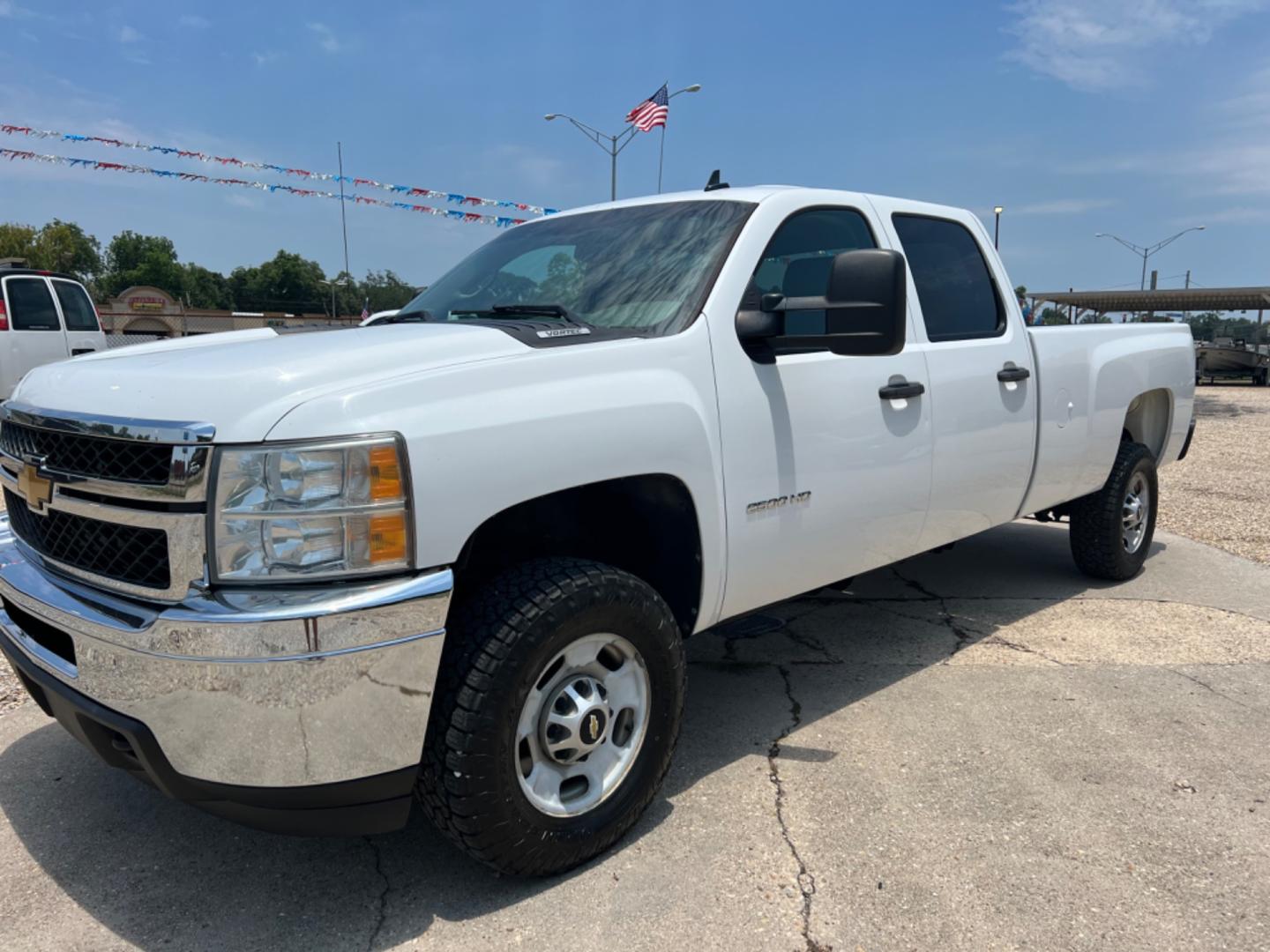 2014 White /Gray Chevrolet Silverado 2500HD (1GC1CVEG0EF) with an 6.0L V8 Gas engine, 6-Speed Automatic transmission, located at 4520 Airline Hwy, Baton Rouge, LA, 70805, (225) 357-1497, 30.509325, -91.145432 - 2014 Chevy Silverado 2500HD Crew Cab 2WD ***One Owner*** 8Ft Bed, 6.0 V8 Gas, 211K Miles, Power Windows, Locks & Mirrors, Cold A/C, Tow Pkg. FOR INFO PLEASE CONTACT JEFF AT 225 357-1497 CHECK OUT OUR A+ RATING WITH THE BETTER BUSINESS BUREAU WE HAVE BEEN A FAMILY OWNED AND OPERATED BUSINESS AT THE S - Photo#0