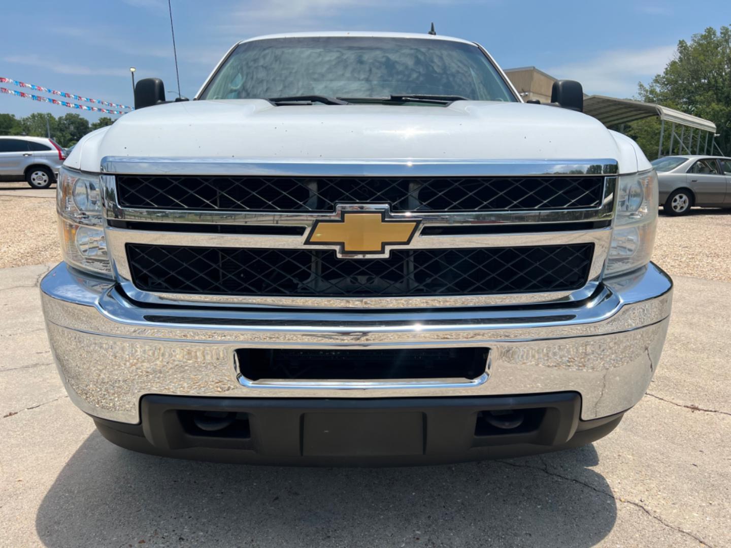 2014 White /Gray Chevrolet Silverado 2500HD (1GC1CVEG0EF) with an 6.0L V8 Gas engine, 6-Speed Automatic transmission, located at 4520 Airline Hwy, Baton Rouge, LA, 70805, (225) 357-1497, 30.509325, -91.145432 - 2014 Chevy Silverado 2500HD Crew Cab 2WD ***One Owner*** 8Ft Bed, 6.0 V8 Gas, 211K Miles, Power Windows, Locks & Mirrors, Cold A/C, Tow Pkg. FOR INFO PLEASE CONTACT JEFF AT 225 357-1497 CHECK OUT OUR A+ RATING WITH THE BETTER BUSINESS BUREAU WE HAVE BEEN A FAMILY OWNED AND OPERATED BUSINESS AT THE S - Photo#2