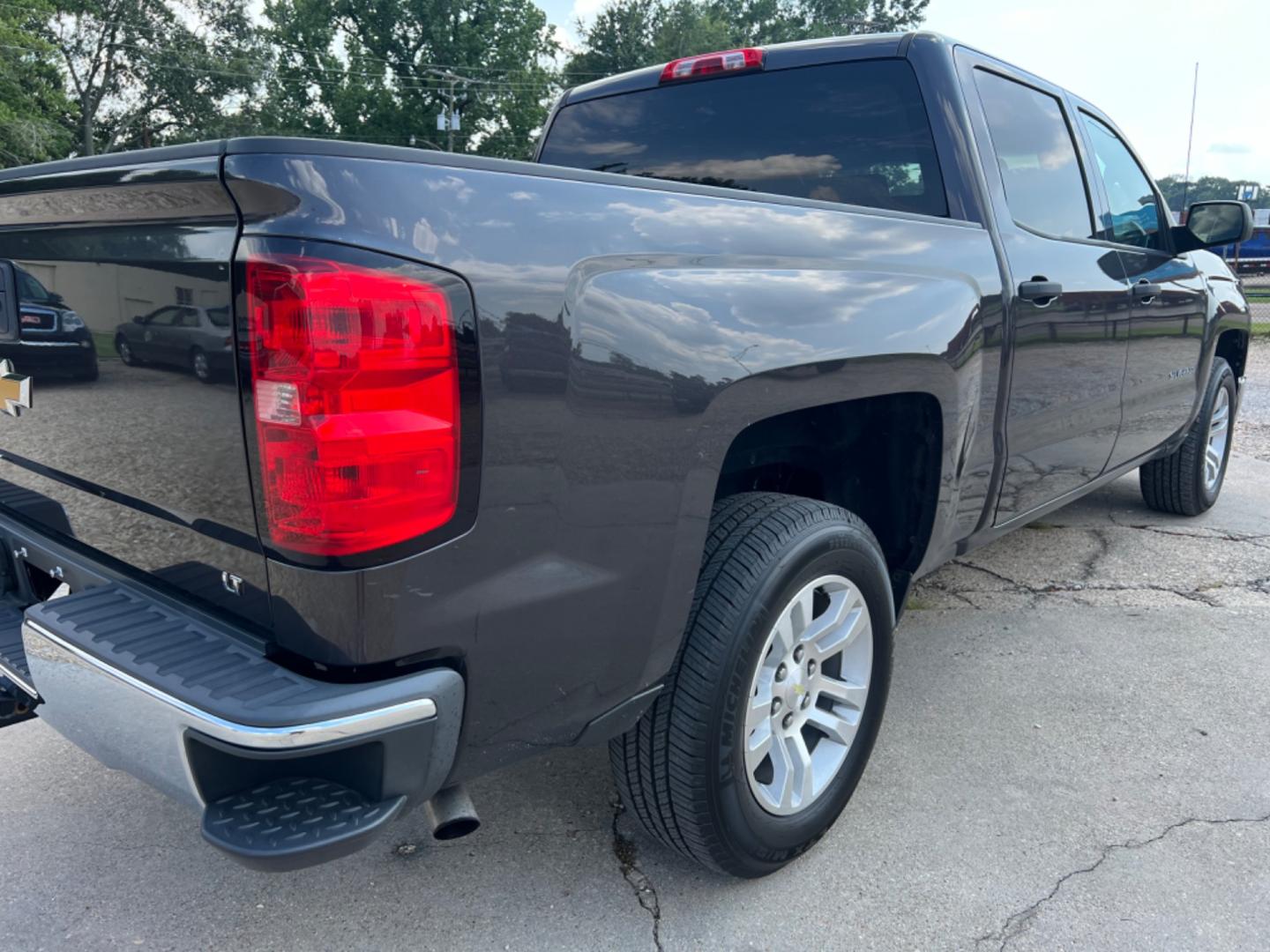 2014 Dark Grey /Black Chevrolet Silverado 1500 LT (3GCPCREC6EG) with an 5.3L V8 engine, Automatic transmission, located at 4520 Airline Hwy, Baton Rouge, LA, 70805, (225) 357-1497, 30.509325, -91.145432 - 2014 Chevy Silverado Crew Cab LT 2WD ***No Accidents & Two Owner*** 5.3 V8 Gas, 181K Miles, Power Windows, Locks & Mirrors, Cold A/C, New Tires, Tow Pkg. FOR INFO PLEASE CONTACT JEFF AT 225 357-1497 CHECK OUT OUR A+ RATING WITH THE BETTER BUSINESS BUREAU WE HAVE BEEN A FAMILY OWNED AND OPERATED BUSI - Photo#5