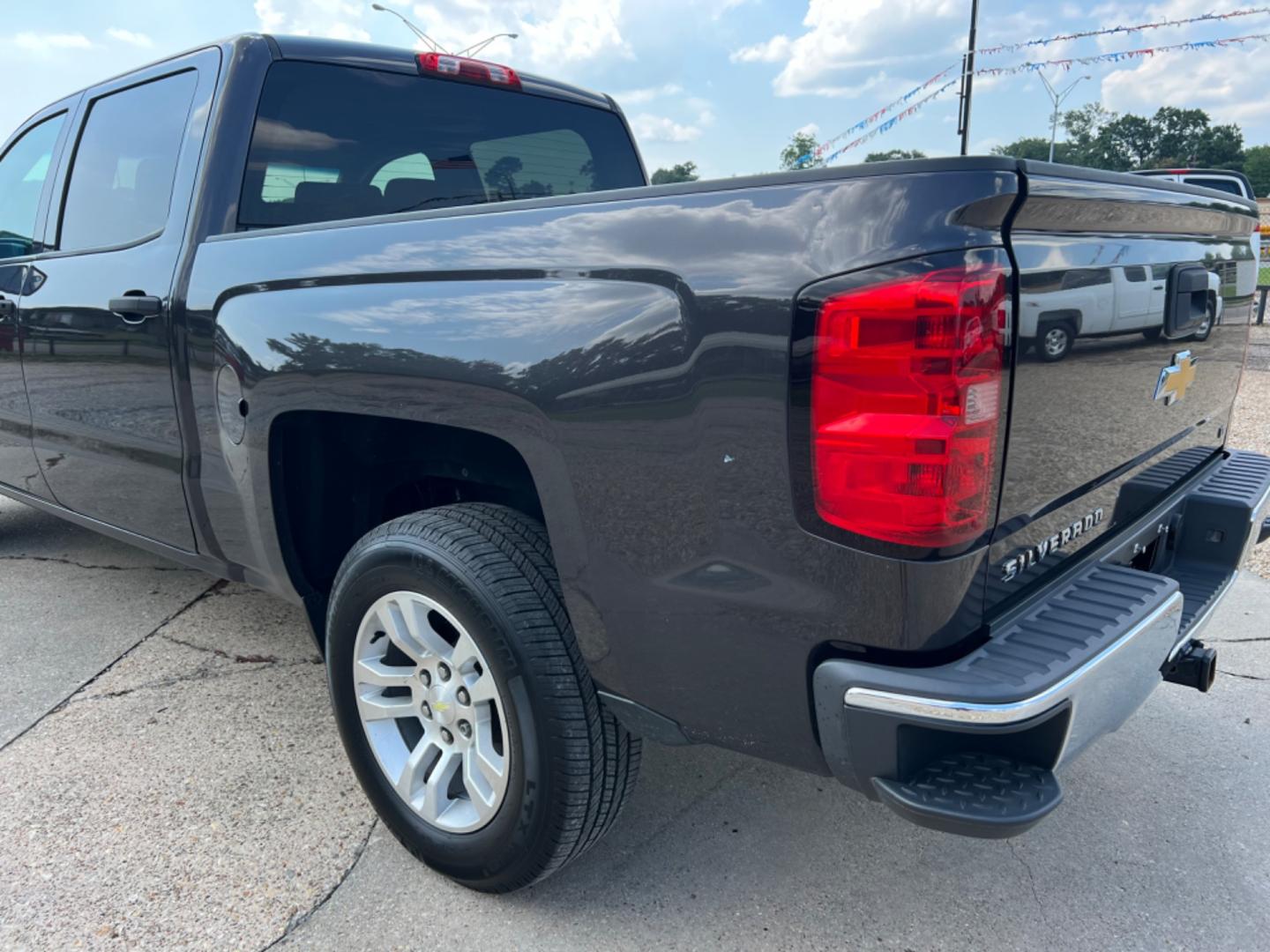 2014 Dark Grey /Black Chevrolet Silverado 1500 LT (3GCPCREC6EG) with an 5.3L V8 engine, Automatic transmission, located at 4520 Airline Hwy, Baton Rouge, LA, 70805, (225) 357-1497, 30.509325, -91.145432 - 2014 Chevy Silverado Crew Cab LT 2WD ***No Accidents & Two Owner*** 5.3 V8 Gas, 181K Miles, Power Windows, Locks & Mirrors, Cold A/C, New Tires, Tow Pkg. FOR INFO PLEASE CONTACT JEFF AT 225 357-1497 CHECK OUT OUR A+ RATING WITH THE BETTER BUSINESS BUREAU WE HAVE BEEN A FAMILY OWNED AND OPERATED BUSI - Photo#7