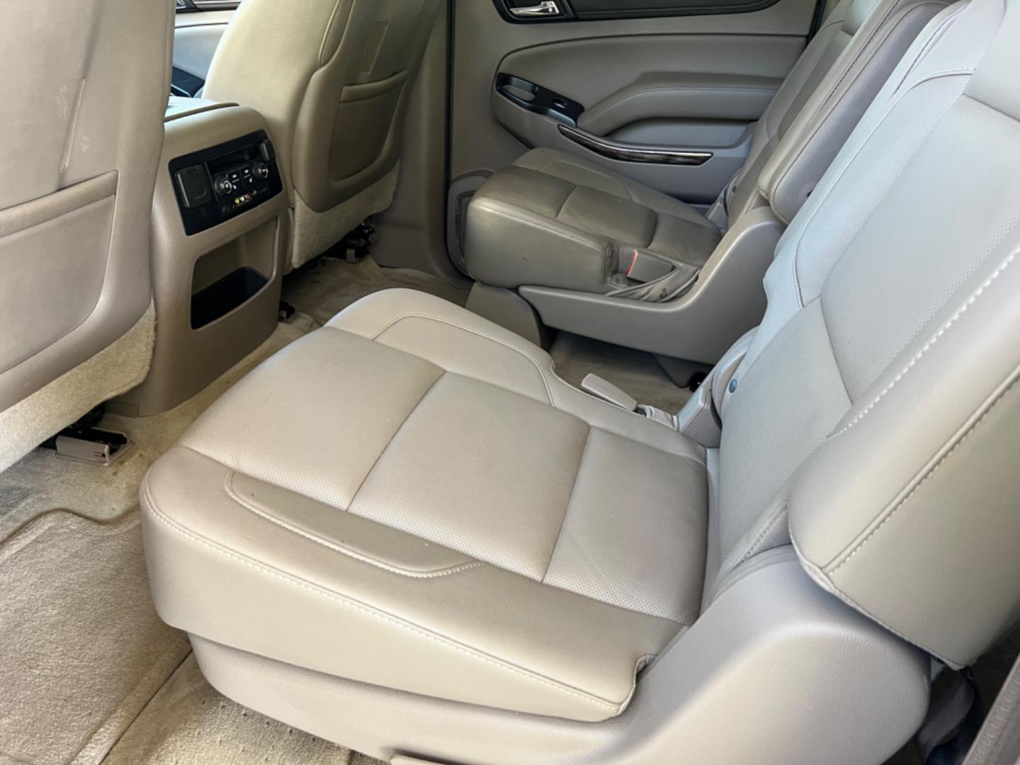 2015 White /Tan GMC Yukon XL SLT (1GKS1HKC5FR) with an 5.3L V8 engine, 6-Speed Automatic transmission, located at 4520 Airline Hwy, Baton Rouge, LA, 70805, (225) 357-1497, 30.509325, -91.145432 - 2015 GMC Yukon XL SLT 2WD ***No Accidents & Two Owner*** 5.3 V8 Gas, 177K Miles, Heated & Cooled Leather, Seats 7, Sunroof, Dual DVD, Bose, Backup Camera, Power Lift Gate, Tow Pkg. FOR INFO PLEASE CONTACT JEFF AT 225 357-1497 CHECK OUT OUR A+ RATING WITH THE BETTER BUSINESS BUREAU WE HAVE BEEN A FAM - Photo#12