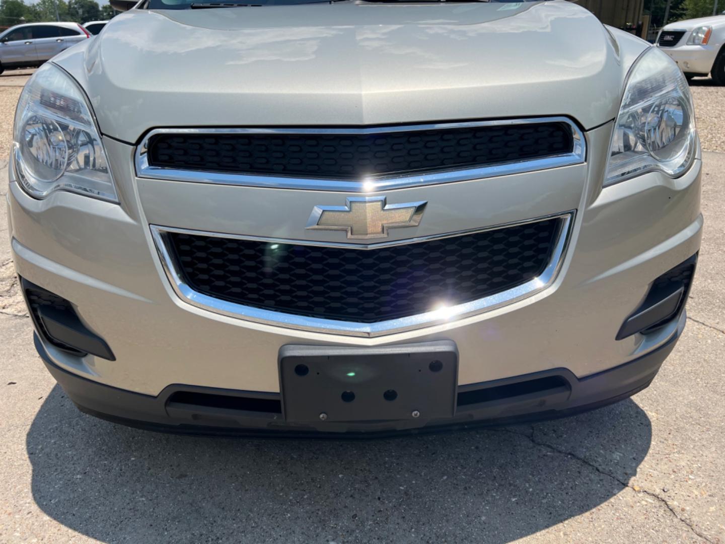 2013 Tan /Gray Chevrolet Equinox LT (2GNALDEK1D6) with an 2.4L 4 Cylinder engine, Automatic transmission, located at 4520 Airline Hwy, Baton Rouge, LA, 70805, (225) 357-1497, 30.509325, -91.145432 - 2013 Chevy Equinox LT 2.4LGas, 130K Miles, Power Windows, Locks & Mirrors, Cold A/C. FOR INFO PLEASE CONTACT JEFF AT 225 357-1497 CHECK OUT OUR A+ RATING WITH THE BETTER BUSINESS BUREAU WE HAVE BEEN A FAMILY OWNED AND OPERATED BUSINESS AT THE SAME LOCATION FOR OVER 45 YEARS. WE STRIVE TO KEEP CUS - Photo#2