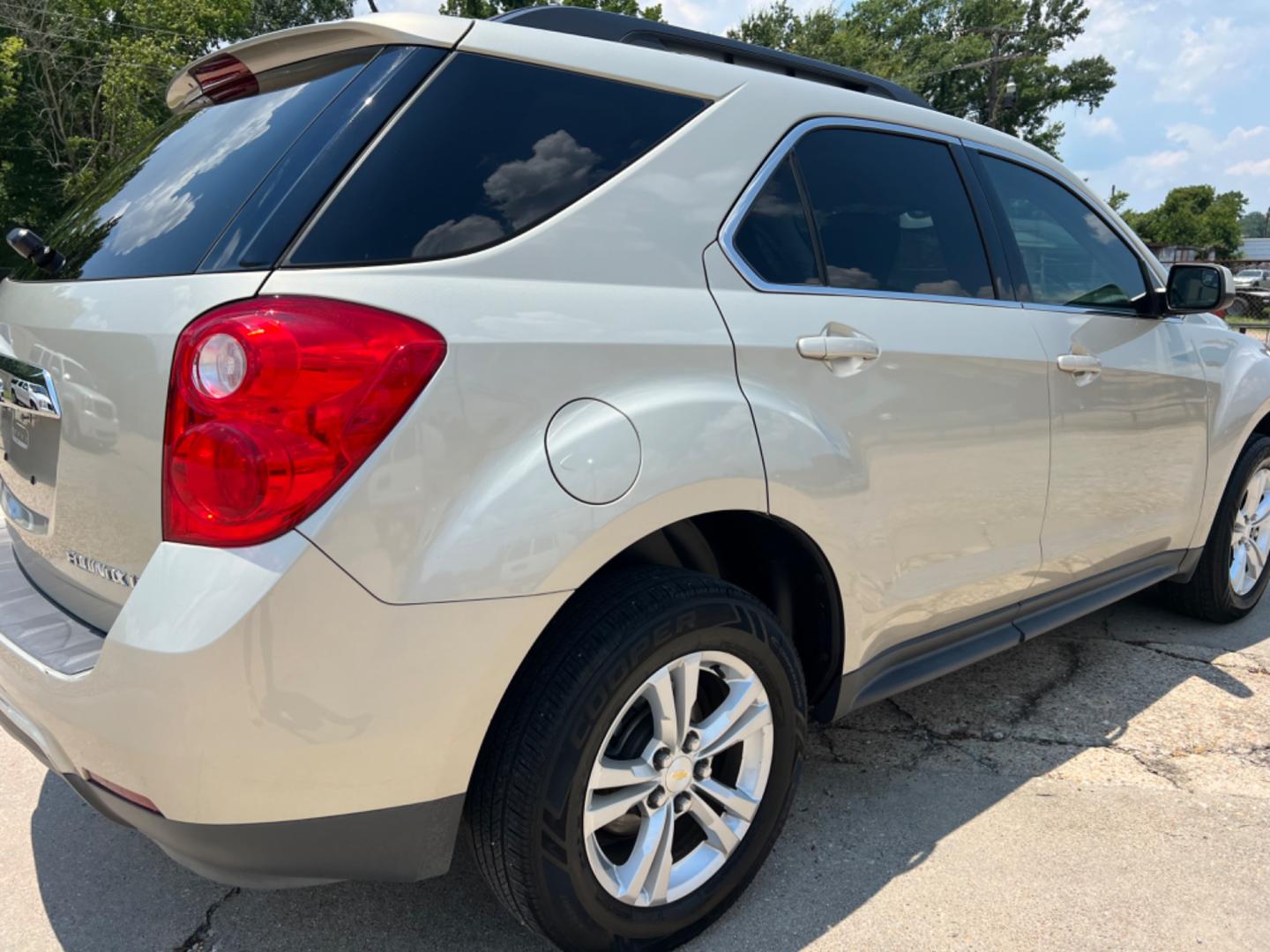 2013 Tan /Gray Chevrolet Equinox LT (2GNALDEK1D6) with an 2.4L 4 Cylinder engine, Automatic transmission, located at 4520 Airline Hwy, Baton Rouge, LA, 70805, (225) 357-1497, 30.509325, -91.145432 - 2013 Chevy Equinox LT 2.4LGas, 130K Miles, Power Windows, Locks & Mirrors, Cold A/C. FOR INFO PLEASE CONTACT JEFF AT 225 357-1497 CHECK OUT OUR A+ RATING WITH THE BETTER BUSINESS BUREAU WE HAVE BEEN A FAMILY OWNED AND OPERATED BUSINESS AT THE SAME LOCATION FOR OVER 45 YEARS. WE STRIVE TO KEEP CUS - Photo#5