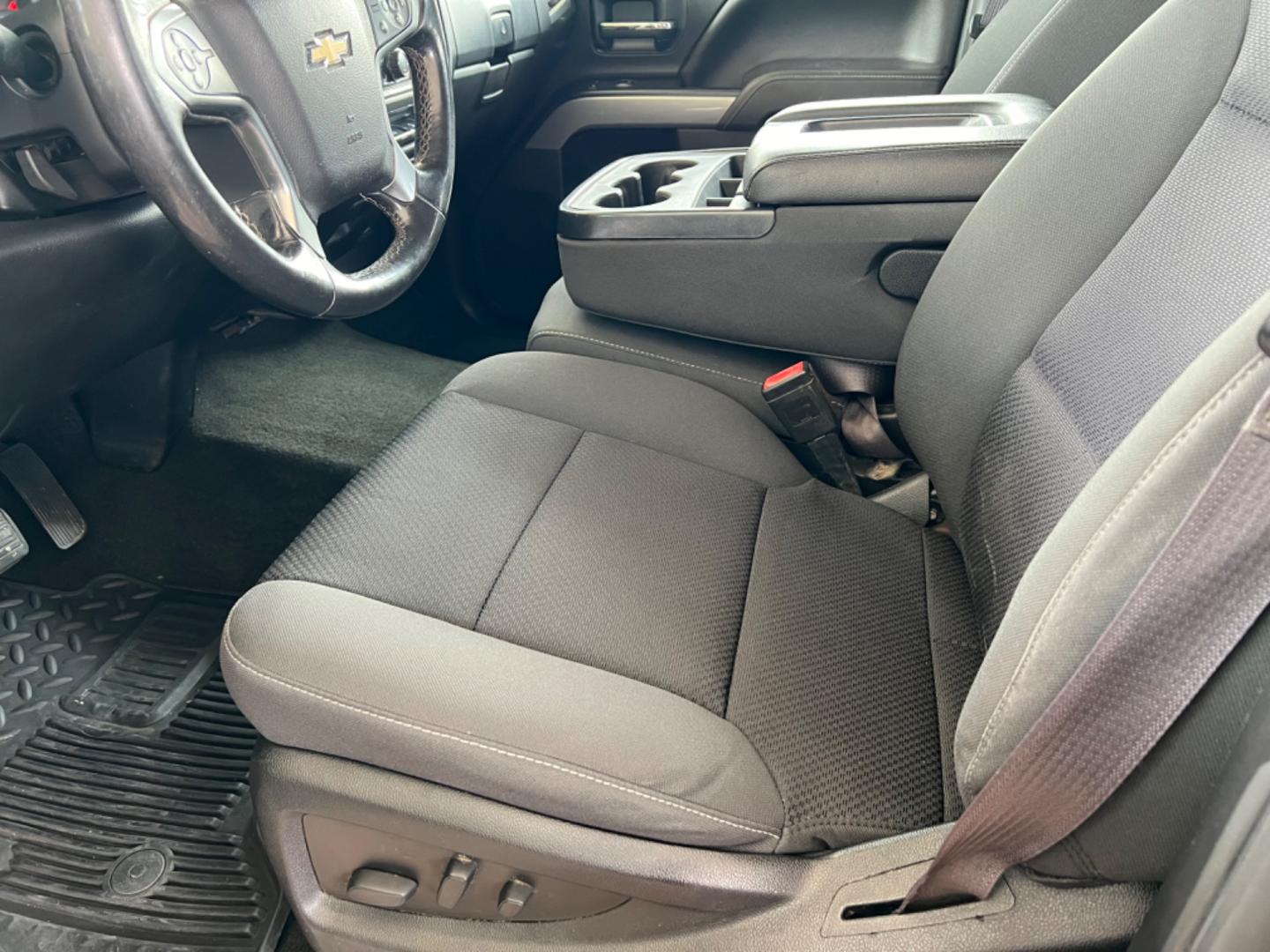 2017 Black /Black Chevrolet Silverado 2500HD LT (1GC1KVEG3HF) with an 6.0L V8 Gas engine, 6-Speed Automatic transmission, located at 4520 Airline Hwy, Baton Rouge, LA, 70805, (225) 357-1497, 30.509325, -91.145432 - 2017 Chevy Silverado 2500HD Crew Cab LT 4WD ***One Owner*** 6.0 V8 Gas, 188K Miles, Power Windows, Locks & Mirrors, Cold A/C, Spray In Bedliner, Backup Camera, Tow Pkg. FOR INFO PLEASE CONTACT JEFF AT 225 357-1497 CHECK OUT OUR A+ RATING WITH THE BETTER BUSINESS BUREAU WE HAVE BEEN A FAMILY OWNED AN - Photo#8