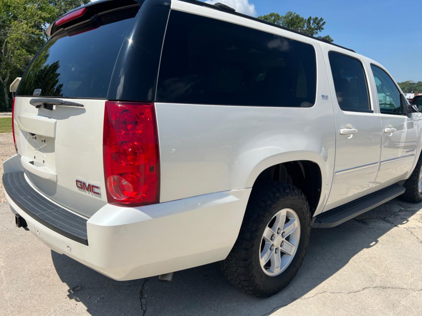 2012 White Diamond /Gray GMC Yukon XL SLT (1GKS1KE08CR) with an 5.3L V8 engine, Automatic transmission, located at 4520 Airline Hwy, Baton Rouge, LA, 70805, (225) 357-1497, 30.509325, -91.145432 - 2012 GMC Yukon XL SLT **No Accidents** 5.3 V8Gas, 154K Miles, Heated Leather, Seating For 8, Power Windows, Locks & Mirrors, Cold A/C, Power Lift Gate, Tow Pkg. Small Dent In Front Bumper Cover (See Pic). FOR INFO PLEASE CONTACT JEFF AT 225 357-1497 CHECK OUT OUR A+ RATING WITH THE BETTER BUSINESS - Photo#5