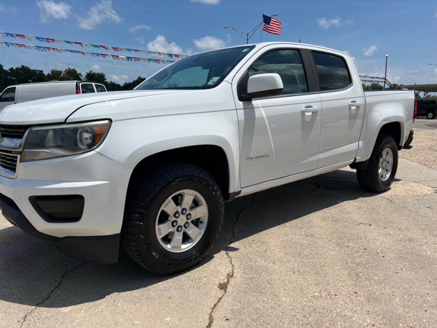 2018 White /Gray Chevrolet Colorado (1GCGSBEA9J1) with an 2.5L 4 Cylinder engine, Automatic transmission, located at 4520 Airline Hwy, Baton Rouge, LA, 70805, (225) 357-1497, 30.509325, -91.145432 - 2018 Chevy Colorado Crew Cab 2WD ***One Owner & No Accidents*** 2.5L 4 Cylinder Gas, 172K Miles, Power Seat, Windows, Locks & Mirrors, Cold A/C. FOR INFO PLEASE CONTACT JEFF AT 225 357-1497 CHECK OUT OUR A+ RATING WITH THE BETTER BUSINESS BUREAU WE HAVE BEEN A FAMILY OWNED AND OPERATED BUSINESS AT T - Photo#0