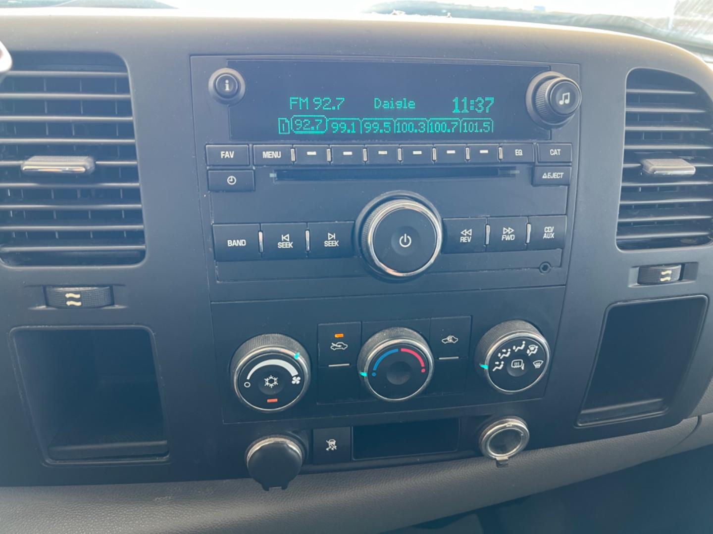 2011 White /Gray Chevrolet Silverado 2500HD (1GC2CVCG7BZ) with an 6.0L V8 Gas engine, Automatic transmission, located at 4520 Airline Hwy, Baton Rouge, LA, 70805, (225) 357-1497, 30.509325, -91.145432 - 2011 Chevy Silverado 2500HD Ext Cab 2WD ***One Owner & No Accidents*** 6.0 V8 Gas, 184K Miles, Power Windows & Locks, Cold A/C, Spray In Bedliner, Tow Pkg. FOR INFO PLEASE CONTACT JEFF AT 225 357-1497 CHECK OUT OUR A+ RATING WITH THE BETTER BUSINESS BUREAU WE HAVE BEEN A FAMILY OWNED AND OPERATED B - Photo#16