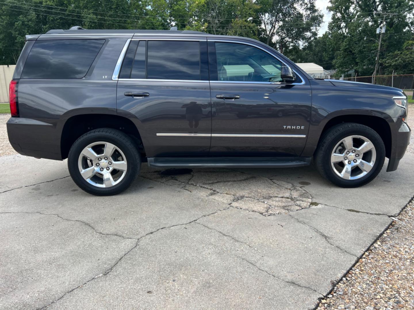 2017 Grey /Silver Chevrolet Tahoe LT (1GNSCBKC6HR) with an 5.3L V8 engine, 6-Speed Automatic transmission, located at 4520 Airline Hwy, Baton Rouge, LA, 70805, (225) 357-1497, 30.509325, -91.145432 - 2017 Chevrolet Tahoe LT **One Owner & No Accidents** 5.3 V8 Gas, 171K Miles, Heated Leather, Navigation, Seating For 7, All Power, Cold A/C, Power Lift Gate, Tow Pkg. FOR INFO PLEASE CONTACT JEFF AT 225 357-1497 CHECK OUT OUR A+ RATING WITH THE BETTER BUSINESS BUREAU WE HAVE BEEN A FAMILY OWNED AND - Photo#4