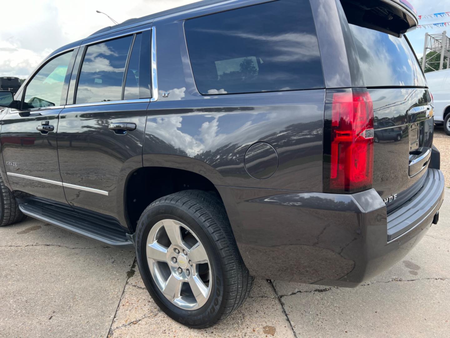 2017 Grey /Silver Chevrolet Tahoe LT (1GNSCBKC6HR) with an 5.3L V8 engine, 6-Speed Automatic transmission, located at 4520 Airline Hwy, Baton Rouge, LA, 70805, (225) 357-1497, 30.509325, -91.145432 - 2017 Chevrolet Tahoe LT **One Owner & No Accidents** 5.3 V8 Gas, 171K Miles, Heated Leather, Navigation, Seating For 7, All Power, Cold A/C, Power Lift Gate, Tow Pkg. FOR INFO PLEASE CONTACT JEFF AT 225 357-1497 CHECK OUT OUR A+ RATING WITH THE BETTER BUSINESS BUREAU WE HAVE BEEN A FAMILY OWNED AND - Photo#7