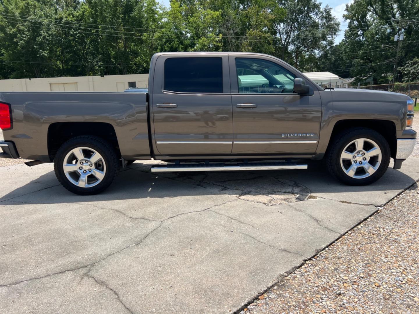 2014 Brown /Gray Chevrolet Silverado 1500 LT (3GCPCREC6EG) with an 5.3L V8 engine, Automatic transmission, located at 4520 Airline Hwy, Baton Rouge, LA, 70805, (225) 357-1497, 30.509325, -91.145432 - 2014 Chevrolet Silverado Crew Cab LT 2WD ***No Accidents*** 5.3 V8 Gas, 150K Miles, Power Windows, Locks & Mirrors, Cold A/C, Spray In Bedliner, Tow Pkg. FOR INFO PLEASE CONTACT JEFF AT 225 357-1497 CHECK OUT OUR A+ RATING WITH THE BETTER BUSINESS BUREAU WE HAVE BEEN A FAMILY OWNED AND OPERATED BUS - Photo#4