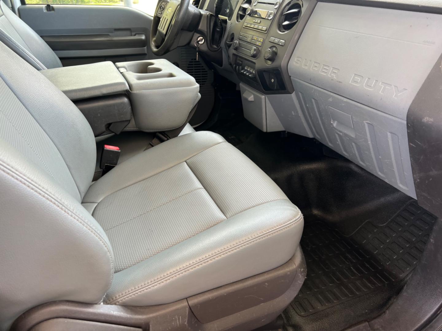 2016 White /Gray Ford F-250 SD (1FTBF2A68GE) with an 6.2 V8 Gas engine, Automatic transmission, located at 4520 Airline Hwy, Baton Rouge, LA, 70805, (225) 357-1497, 30.509325, -91.145432 - 2016 Ford F250 Reg Cab With Knapheide Utility Bed, 6.2 V8 Gas, 107K Miles, Cold A/C, Tow Pkg. No Accidents. FOR INFO PLEASE CONTACT JEFF AT 225 357-1497 CHECK OUT OUR A+ RATING WITH THE BETTER BUSINESS BUREAU WE HAVE BEEN A FAMILY OWNED AND OPERATED BUSINESS AT THE SAME LOCATION FOR OVER 45 YEARS. W - Photo#11