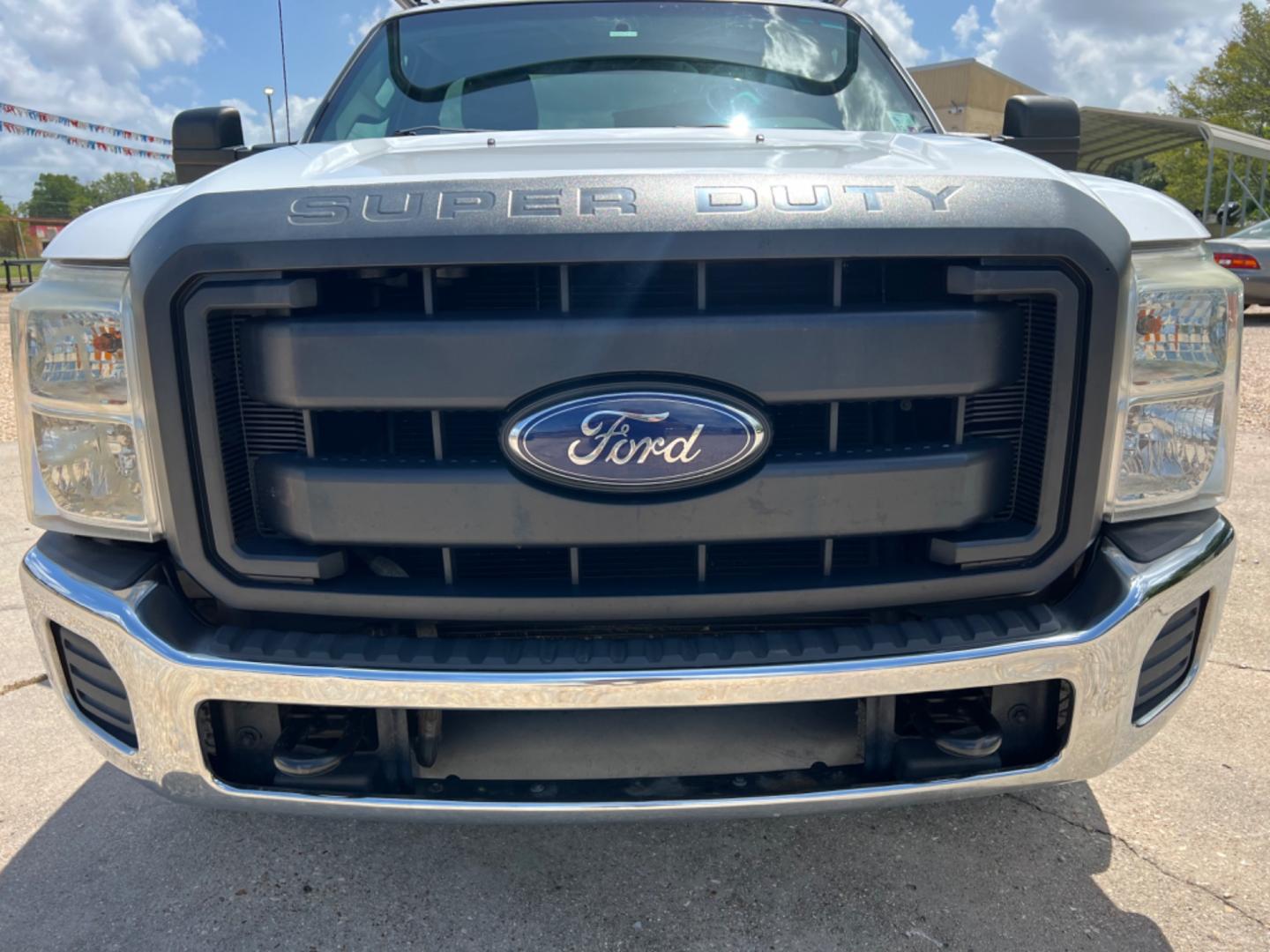 2016 White /Gray Ford F-250 SD (1FTBF2A68GE) with an 6.2 V8 Gas engine, Automatic transmission, located at 4520 Airline Hwy, Baton Rouge, LA, 70805, (225) 357-1497, 30.509325, -91.145432 - 2016 Ford F250 Reg Cab With Knapheide Utility Bed, 6.2 V8 Gas, 107K Miles, Cold A/C, Tow Pkg. No Accidents. FOR INFO PLEASE CONTACT JEFF AT 225 357-1497 CHECK OUT OUR A+ RATING WITH THE BETTER BUSINESS BUREAU WE HAVE BEEN A FAMILY OWNED AND OPERATED BUSINESS AT THE SAME LOCATION FOR OVER 45 YEARS. W - Photo#2