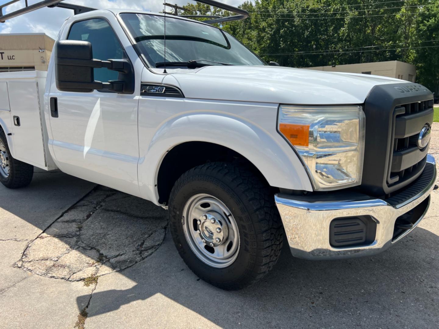 2016 White /Gray Ford F-250 SD (1FTBF2A68GE) with an 6.2 V8 Gas engine, Automatic transmission, located at 4520 Airline Hwy, Baton Rouge, LA, 70805, (225) 357-1497, 30.509325, -91.145432 - 2016 Ford F250 Reg Cab With Knapheide Utility Bed, 6.2 V8 Gas, 107K Miles, Cold A/C, Tow Pkg. No Accidents. FOR INFO PLEASE CONTACT JEFF AT 225 357-1497 CHECK OUT OUR A+ RATING WITH THE BETTER BUSINESS BUREAU WE HAVE BEEN A FAMILY OWNED AND OPERATED BUSINESS AT THE SAME LOCATION FOR OVER 45 YEARS. W - Photo#3