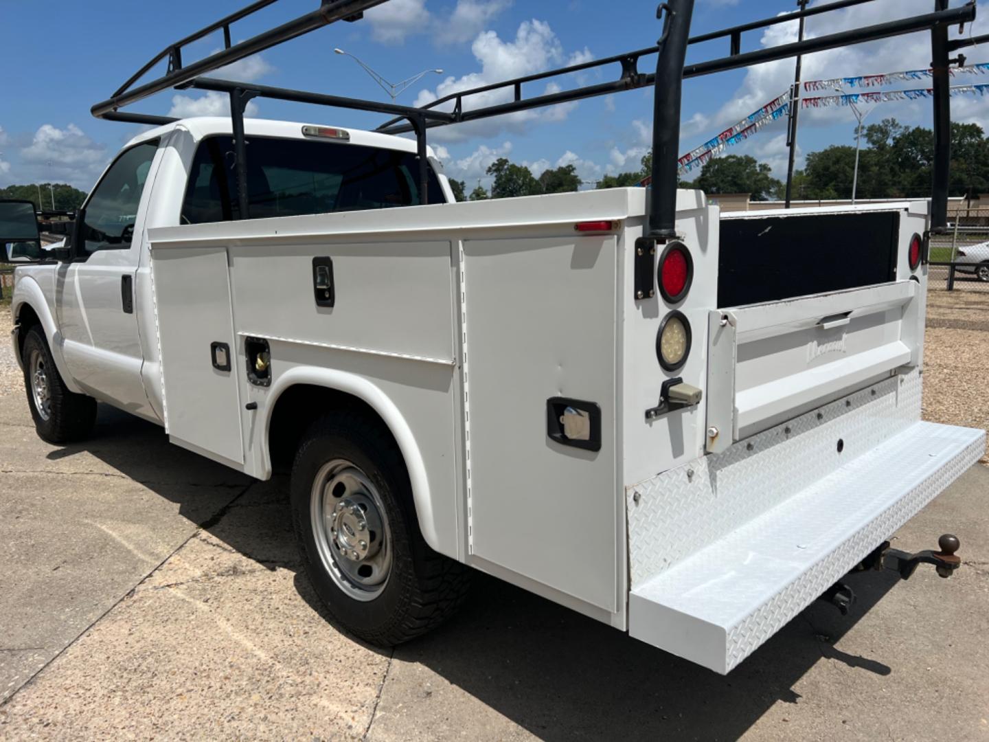 2016 White /Gray Ford F-250 SD (1FTBF2A68GE) with an 6.2 V8 Gas engine, Automatic transmission, located at 4520 Airline Hwy, Baton Rouge, LA, 70805, (225) 357-1497, 30.509325, -91.145432 - 2016 Ford F250 Reg Cab With Knapheide Utility Bed, 6.2 V8 Gas, 107K Miles, Cold A/C, Tow Pkg. No Accidents. FOR INFO PLEASE CONTACT JEFF AT 225 357-1497 CHECK OUT OUR A+ RATING WITH THE BETTER BUSINESS BUREAU WE HAVE BEEN A FAMILY OWNED AND OPERATED BUSINESS AT THE SAME LOCATION FOR OVER 45 YEARS. W - Photo#7