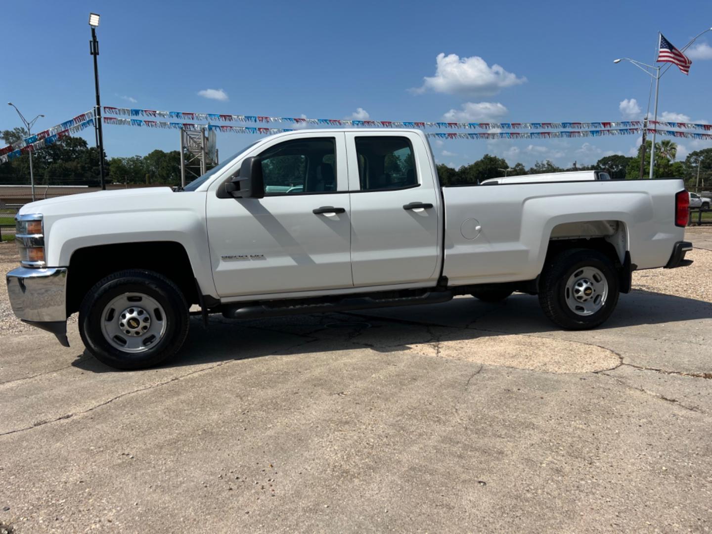 2017 White /Gray Chevrolet Silverado 2500HD (1GC2CUEG6HZ) with an 6.0L V8 engine, Automatic transmission, located at 4520 Airline Hwy, Baton Rouge, LA, 70805, (225) 357-1497, 30.509325, -91.145432 - 2017 Chevrolet Silverado 2500HD Double Cab 2WD 8Ft Bed, 6.0 V8 Gas, 180K Miles, Power Windows & Locks, Cold A/C, New Tires, Tow Pkg. Has Minor Dings & Scratches. FOR INFO PLEASE CONTACT JEFF AT 225 357-1497 CHECK OUT OUR A+ RATING WITH THE BETTER BUSINESS BUREAU WE HAVE BEEN A FAMILY OWNED AND OPERA - Photo#1