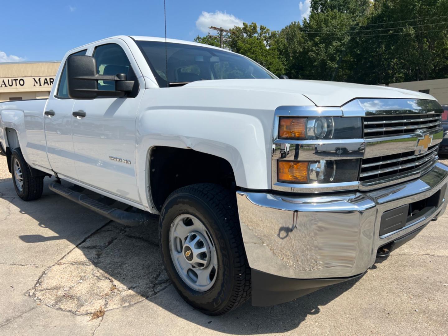 2017 White /Gray Chevrolet Silverado 2500HD (1GC2CUEG6HZ) with an 6.0L V8 engine, Automatic transmission, located at 4520 Airline Hwy, Baton Rouge, LA, 70805, (225) 357-1497, 30.509325, -91.145432 - 2017 Chevrolet Silverado 2500HD Double Cab 2WD 8Ft Bed, 6.0 V8 Gas, 180K Miles, Power Windows & Locks, Cold A/C, New Tires, Tow Pkg. Has Minor Dings & Scratches. FOR INFO PLEASE CONTACT JEFF AT 225 357-1497 CHECK OUT OUR A+ RATING WITH THE BETTER BUSINESS BUREAU WE HAVE BEEN A FAMILY OWNED AND OPERA - Photo#3