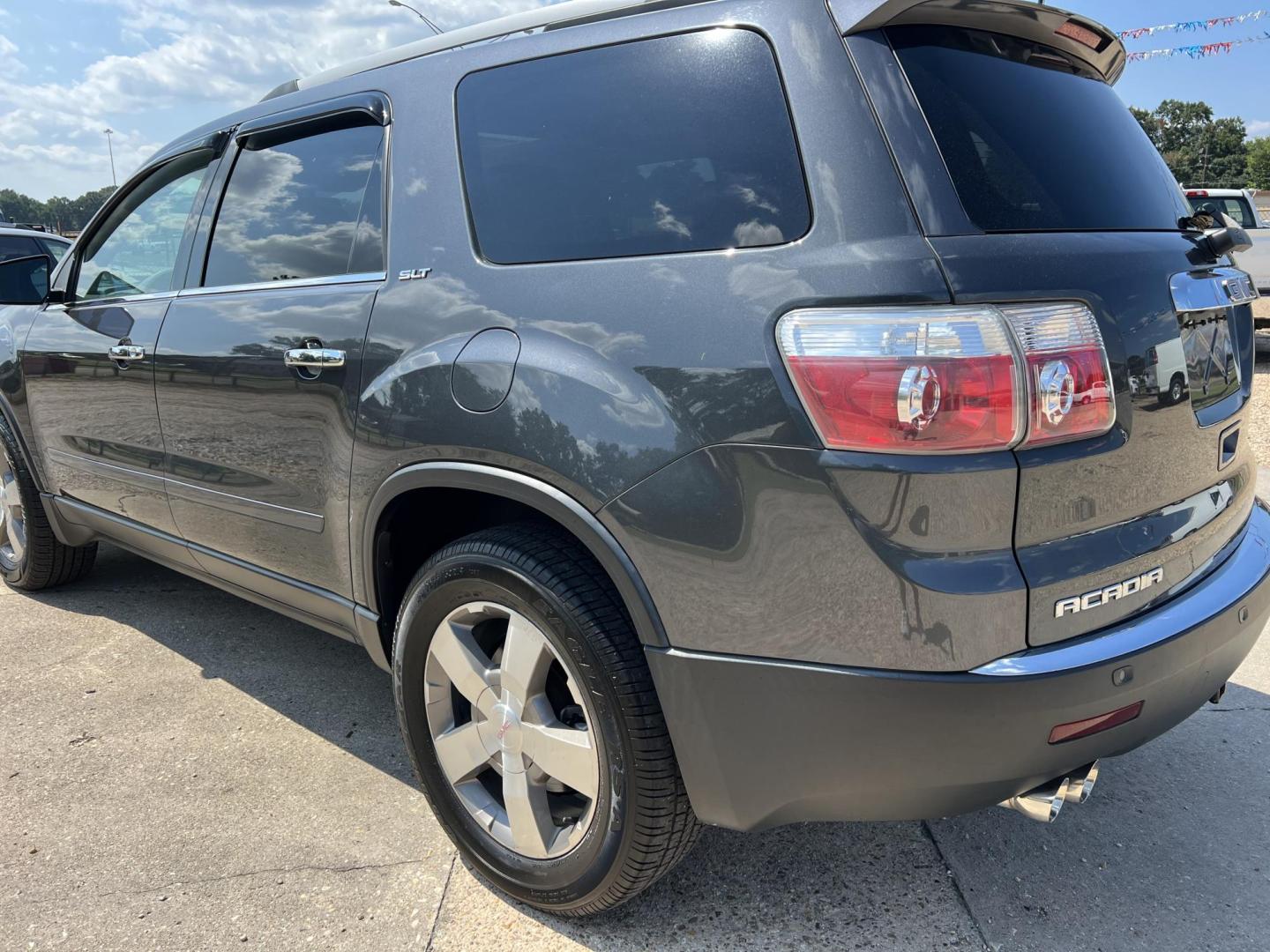 2011 Dark Gray /Silver GMC Acadia SLT-1 FWD (1GKKRRED8BJ) with an 3.6L V6 DOHC 24V engine, 6-Speed Automatic transmission, located at 4520 Airline Hwy, Baton Rouge, LA, 70805, (225) 357-1497, 30.509325, -91.145432 - 2011 GMC Acadia SLT 3.6 V6 Gas, 174K Miles, No Accidents, Cold A/C, Leather Seats, Power Windows, Locks & Mirrors, Cold A/C. FOR INFO PLEASE CONTACT JEFF AT 225 357-1497 CHECK OUT OUR A+ RATING WITH THE BETTER BUSINESS BUREAU WE HAVE BEEN A FAMILY OWNED AND OPERATED BUSINESS AT THE SAME LOCATION F - Photo#7