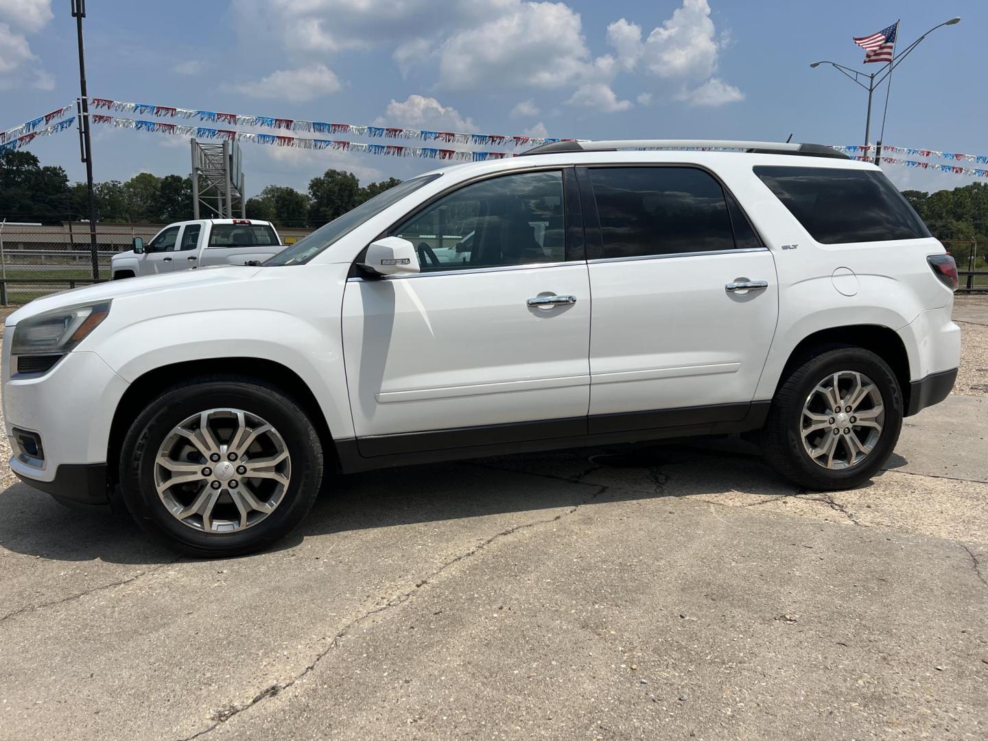 2016 White /Tan GMC Acadia SLT-1 FWD (1GKKRRKD1GJ) with an 3.6L V6 DOHC 24V engine, 6-Speed Automatic transmission, located at 4520 Airline Hwy, Baton Rouge, LA, 70805, (225) 357-1497, 30.509325, -91.145432 - 2016 GMC Acadia SLT 3.6 V6 Gas, 152K Miles, No Accidents, Cold A/C, Sunroof, DVD, Leather Seats, Power Windows, Locks & Mirrors & Much More. FOR INFO PLEASE CONTACT JEFF AT 225 357-1497 CHECK OUT OUR A+ RATING WITH THE BETTER BUSINESS BUREAU WE HAVE BEEN A FAMILY OWNED AND OPERATED BUSINESS AT THE S - Photo#1