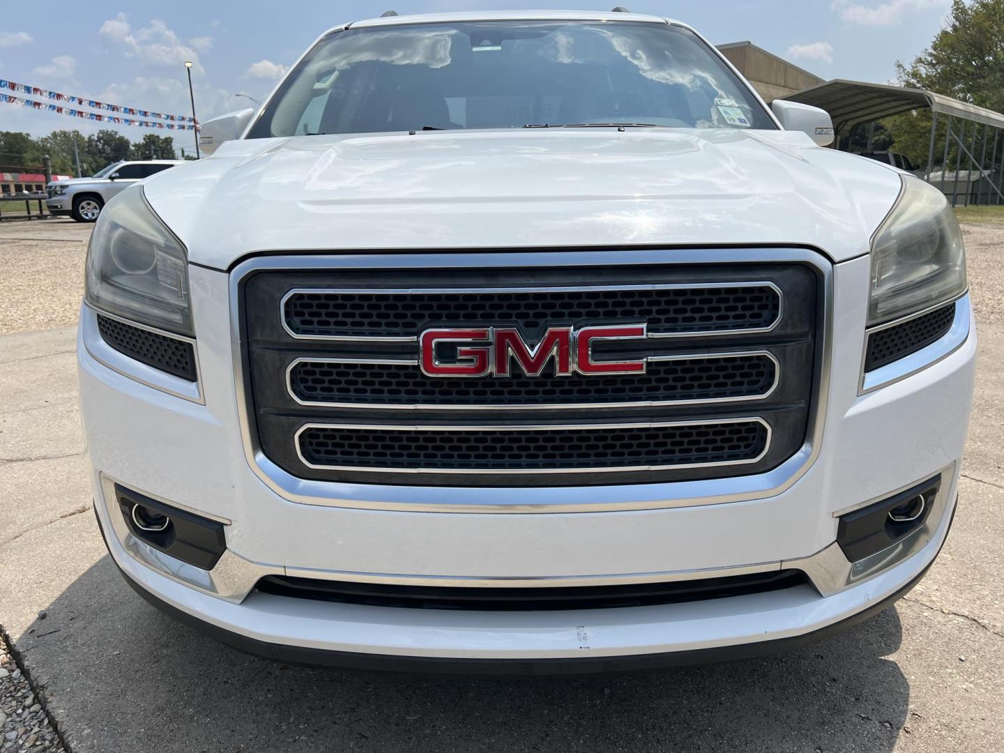 2016 White /Tan GMC Acadia SLT-1 FWD (1GKKRRKD1GJ) with an 3.6L V6 DOHC 24V engine, 6-Speed Automatic transmission, located at 4520 Airline Hwy, Baton Rouge, LA, 70805, (225) 357-1497, 30.509325, -91.145432 - 2016 GMC Acadia SLT 3.6 V6 Gas, 152K Miles, No Accidents, Cold A/C, Sunroof, DVD, Leather Seats, Power Windows, Locks & Mirrors & Much More. FOR INFO PLEASE CONTACT JEFF AT 225 357-1497 CHECK OUT OUR A+ RATING WITH THE BETTER BUSINESS BUREAU WE HAVE BEEN A FAMILY OWNED AND OPERATED BUSINESS AT THE S - Photo#2