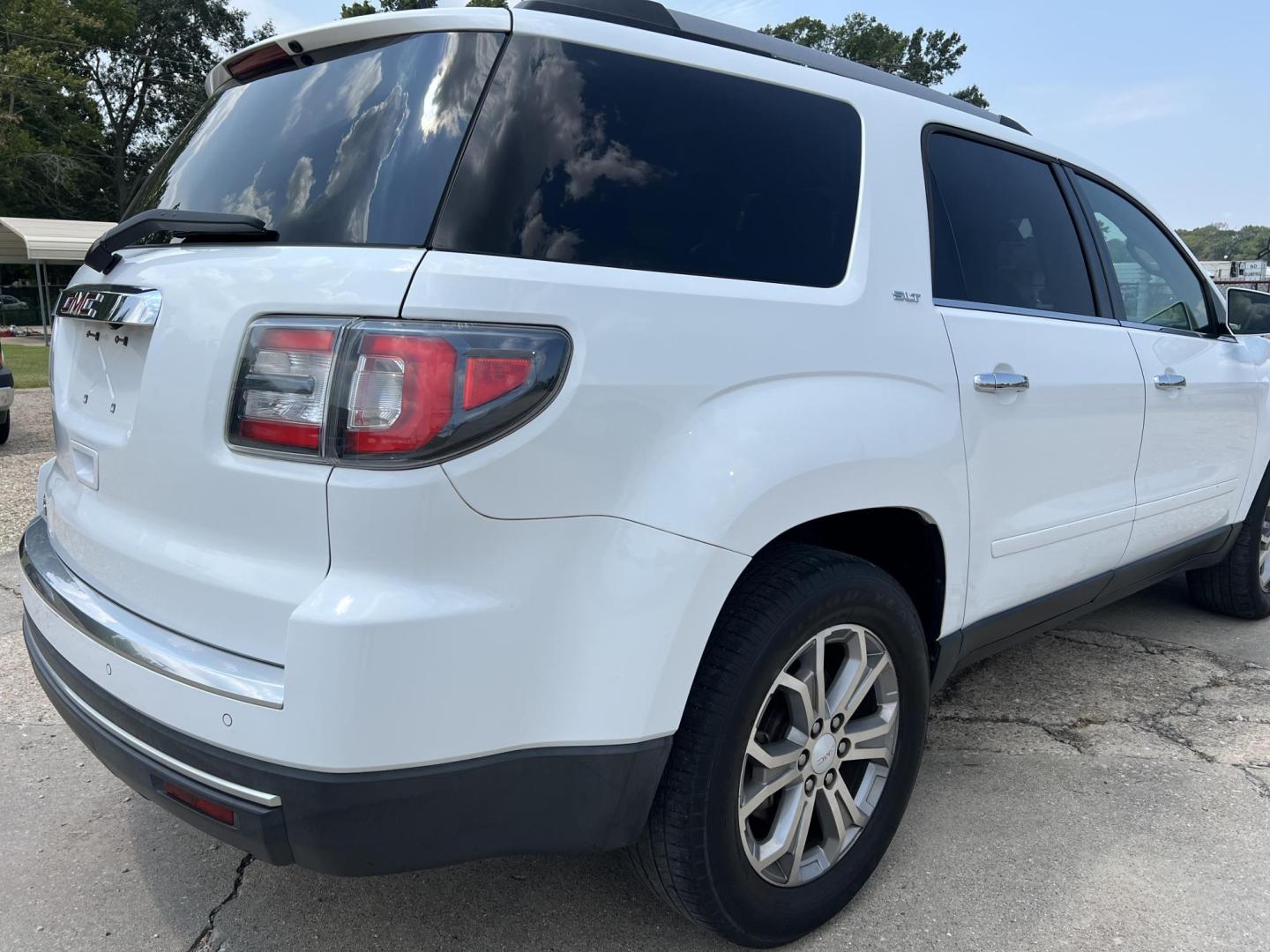 2016 White /Tan GMC Acadia SLT-1 FWD (1GKKRRKD1GJ) with an 3.6L V6 DOHC 24V engine, 6-Speed Automatic transmission, located at 4520 Airline Hwy, Baton Rouge, LA, 70805, (225) 357-1497, 30.509325, -91.145432 - 2016 GMC Acadia SLT 3.6 V6 Gas, 152K Miles, No Accidents, Cold A/C, Sunroof, DVD, Leather Seats, Power Windows, Locks & Mirrors & Much More. FOR INFO PLEASE CONTACT JEFF AT 225 357-1497 CHECK OUT OUR A+ RATING WITH THE BETTER BUSINESS BUREAU WE HAVE BEEN A FAMILY OWNED AND OPERATED BUSINESS AT THE S - Photo#5