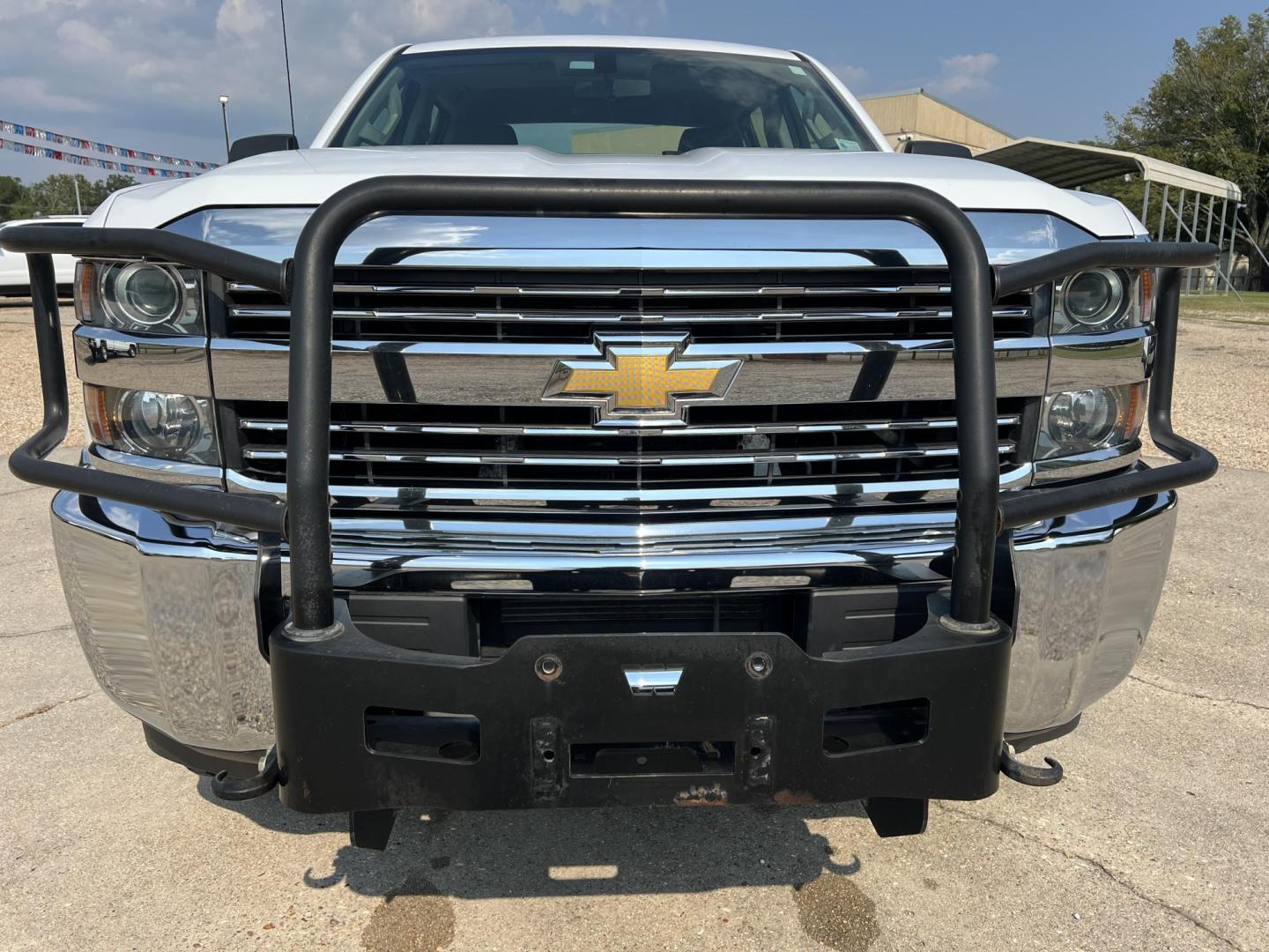 2017 White /Gray Chevrolet Silverado 2500HD Work Truck (1GC1KUEG0HF) with an 6.0L V8 Gas engine, 6-Speed Automatic transmission, located at 4520 Airline Hwy, Baton Rouge, LA, 70805, (225) 357-1497, 30.509325, -91.145432 - 2017 Chevrolet Silverado 2500HD Crew Cab 4WD, 6.0 V8 Gas, 169K Miles, Manual 4WD Shift On The Floor, Power Windows & Locks, Cold A/C, New Tires, Retrax Bed Cover, Spray In Liner. FOR INFO PLEASE CONTACT JEFF AT 225 357-1497 CHECK OUT OUR A+ RATING WITH THE BETTER BUSINESS BUREAU WE HAVE BEEN A FAMIL - Photo#2