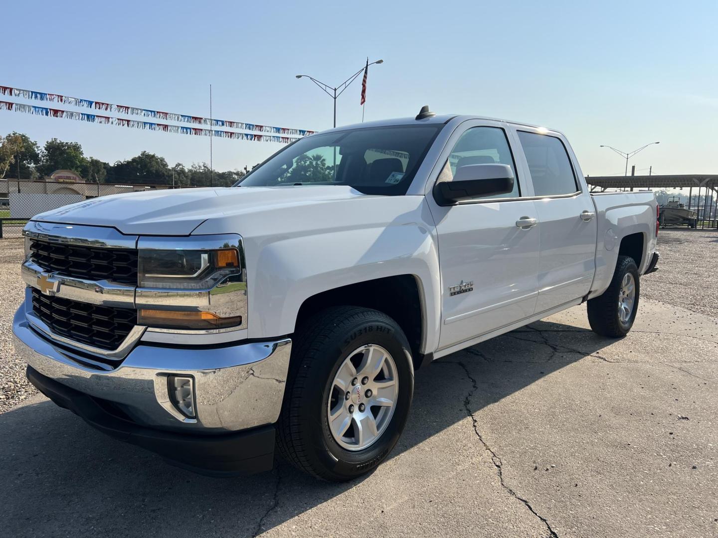 2017 White /Black Chevrolet Silverado 1500 LT (3GCPCREC3HG) with an 5.3L V8 engine, 6-Speed Automatic transmission, located at 4520 Airline Hwy, Baton Rouge, LA, 70805, (225) 357-1497, 30.509325, -91.145432 - 2017 Chevrolet Silverado Crew Cab LT ***ONE OWNER & NO ACCIDENTS*** 5.3 V8 Gas, 170K Miles, Leather, Power Windows & Locks, Cold A/C, Tow Pkg. Has Minor Dings & Scratches. FOR INFO PLEASE CONTACT JEFF AT 225 357-1497 CHECK OUT OUR A+ RATING WITH THE BETTER BUSINESS BUREAU WE HAVE BEEN A FAMILY OWNE - Photo#0