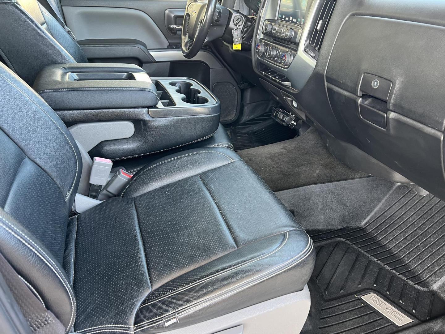 2017 White /Black Chevrolet Silverado 1500 LT (3GCPCREC3HG) with an 5.3L V8 engine, 6-Speed Automatic transmission, located at 4520 Airline Hwy, Baton Rouge, LA, 70805, (225) 357-1497, 30.509325, -91.145432 - 2017 Chevrolet Silverado Crew Cab LT ***ONE OWNER & NO ACCIDENTS*** 5.3 V8 Gas, 170K Miles, Leather, Power Windows & Locks, Cold A/C, Tow Pkg. Has Minor Dings & Scratches. FOR INFO PLEASE CONTACT JEFF AT 225 357-1497 CHECK OUT OUR A+ RATING WITH THE BETTER BUSINESS BUREAU WE HAVE BEEN A FAMILY OWNE - Photo#10