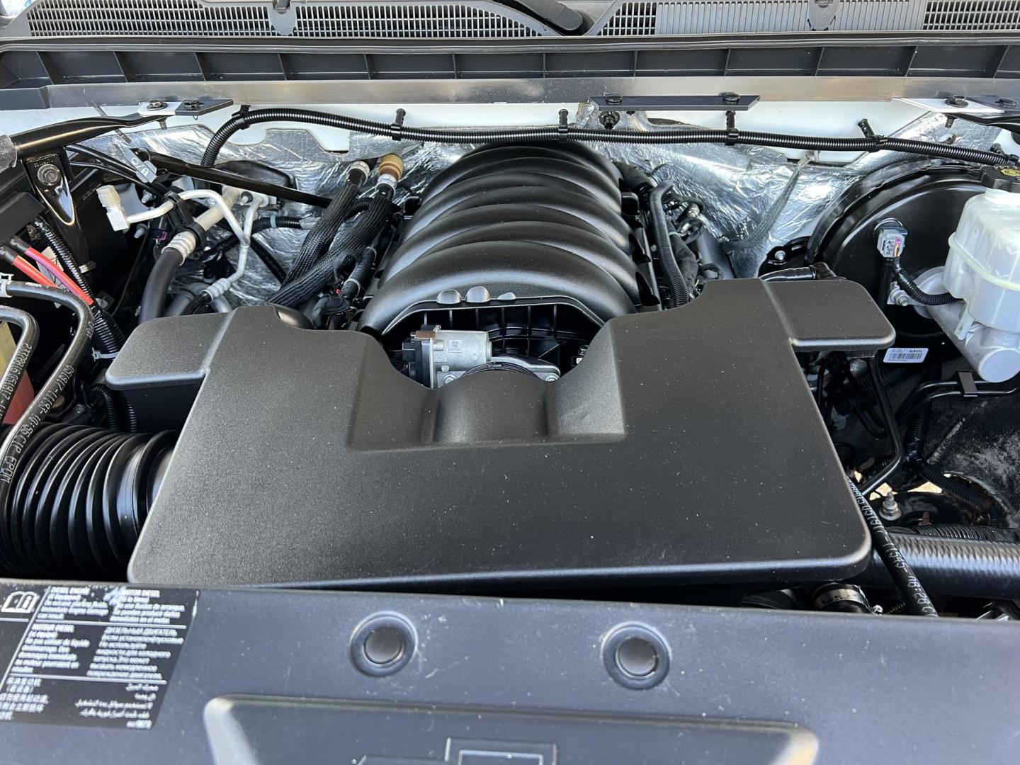 2017 White /Black Chevrolet Silverado 1500 LT (3GCPCREC3HG) with an 5.3L V8 engine, 6-Speed Automatic transmission, located at 4520 Airline Hwy, Baton Rouge, LA, 70805, (225) 357-1497, 30.509325, -91.145432 - 2017 Chevrolet Silverado Crew Cab LT ***ONE OWNER & NO ACCIDENTS*** 5.3 V8 Gas, 170K Miles, Leather, Power Windows & Locks, Cold A/C, Tow Pkg. Has Minor Dings & Scratches. FOR INFO PLEASE CONTACT JEFF AT 225 357-1497 CHECK OUT OUR A+ RATING WITH THE BETTER BUSINESS BUREAU WE HAVE BEEN A FAMILY OWNE - Photo#8