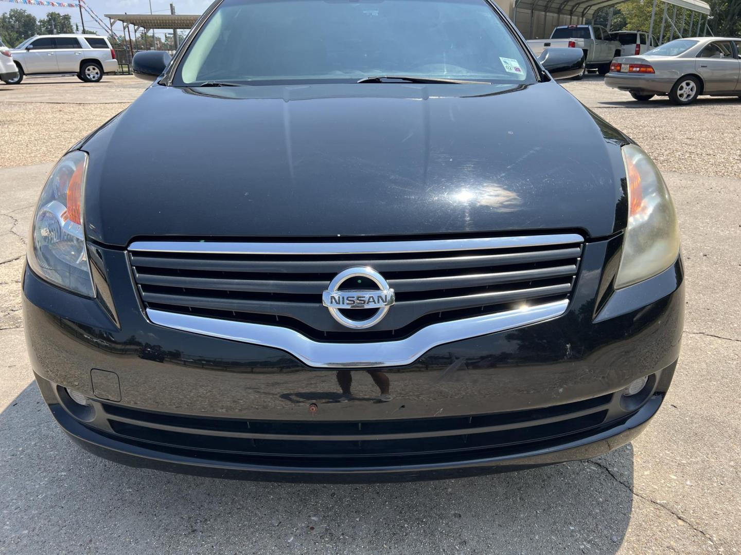 2009 Black /Black Nissan Altima 2.5 (1N4AL21E89N) with an 2.5L L4 DOHC 16V engine, 6-Speed Manual Overdrive transmission, located at 4520 Airline Hwy, Baton Rouge, LA, 70805, (225) 357-1497, 30.509325, -91.145432 - 2009 Nissan Altima SL 2.5 4 Cylinder Gas, 127K Miles, Leather, Power Windows & Locks, New A/C, Has Minor Dings & Scratches. Radio Display Does NOT Work. FOR INFO PLEASE CONTACT JEFF AT 225 357-1497 CHECK OUT OUR A+ RATING WITH THE BETTER BUSINESS BUREAU WE HAVE BEEN A FAMILY OWNED AND OPERATED BUSIN - Photo#2