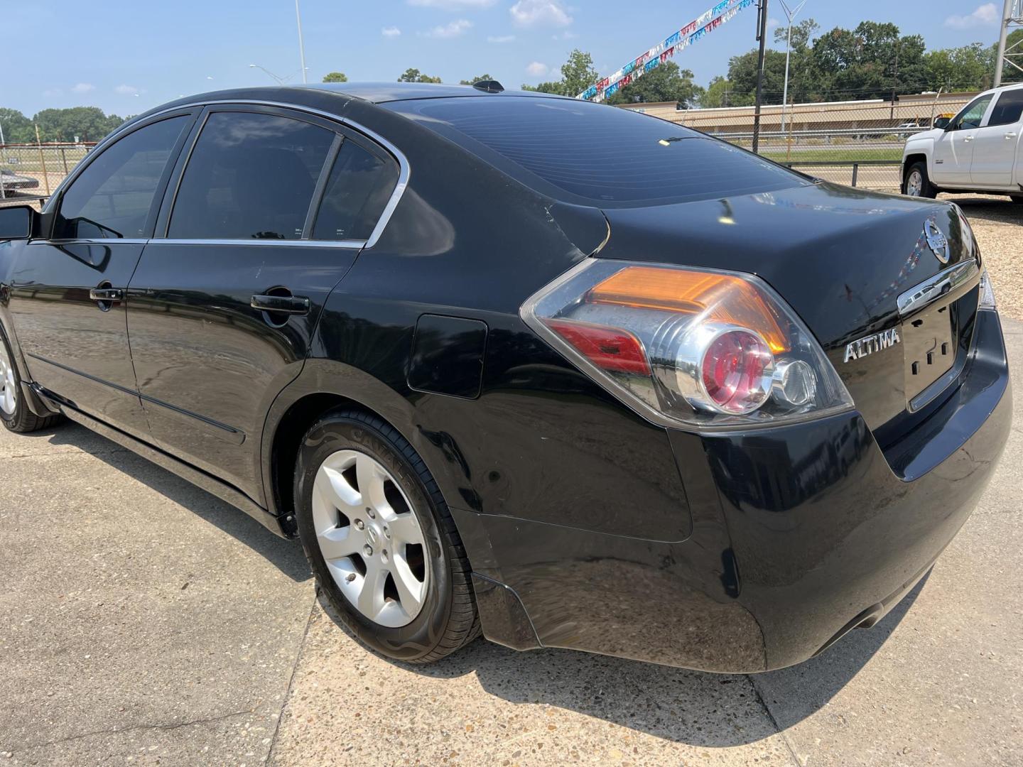 2009 Black /Black Nissan Altima 2.5 (1N4AL21E89N) with an 2.5L L4 DOHC 16V engine, 6-Speed Manual Overdrive transmission, located at 4520 Airline Hwy, Baton Rouge, LA, 70805, (225) 357-1497, 30.509325, -91.145432 - 2009 Nissan Altima SL 2.5 4 Cylinder Gas, 127K Miles, Leather, Power Windows & Locks, New A/C, Has Minor Dings & Scratches. Radio Display Does NOT Work. FOR INFO PLEASE CONTACT JEFF AT 225 357-1497 CHECK OUT OUR A+ RATING WITH THE BETTER BUSINESS BUREAU WE HAVE BEEN A FAMILY OWNED AND OPERATED BUSIN - Photo#7