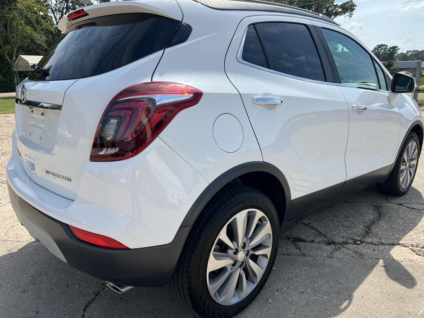 2018 /Black Buick Encore Preferred (KL4CJASB7JB) with an 1.4L L4 DOHC 16V TURBO engine, 6A transmission, located at 4520 Airline Hwy, Baton Rouge, LA, 70805, (225) 357-1497, 30.509325, -91.145432 - 2018 Buick Encore Preferred 1.4 4 Cylinder Gas Saver, 93K Miles, Automatic, Touch Screen Radio With Backup Camera, Power Windows & Locks. Rims Have Scuff Marks. FOR INFO PLEASE CONTACT JEFF AT 225-413-0981 CHECK OUT OUR A+ RATING WITH THE BETTER BUSINESS BUREAU WE HAVE BEEN A FAMILY OWNED AND OPERA - Photo#5