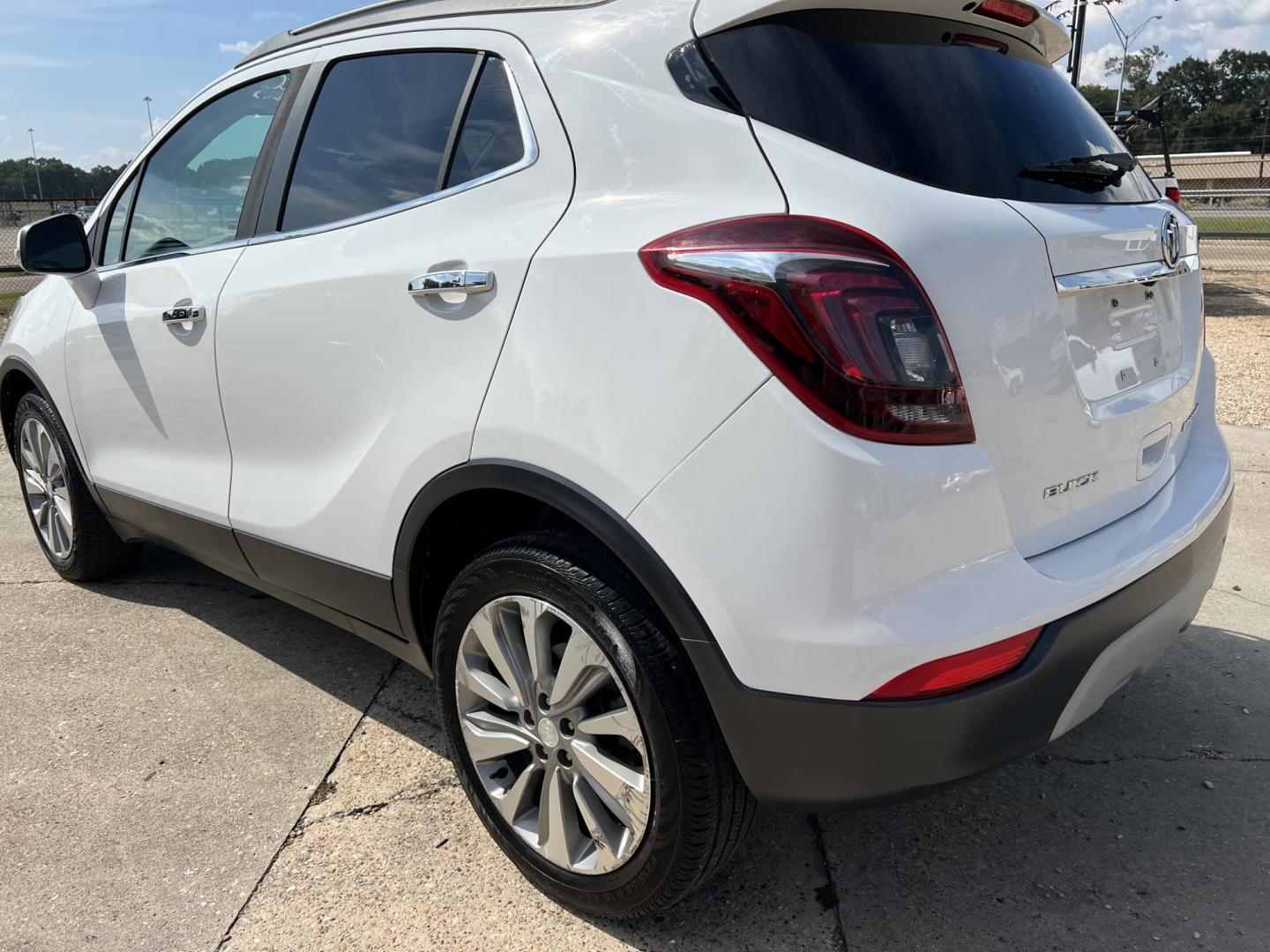 2018 /Black Buick Encore Preferred (KL4CJASB7JB) with an 1.4L L4 DOHC 16V TURBO engine, 6A transmission, located at 4520 Airline Hwy, Baton Rouge, LA, 70805, (225) 357-1497, 30.509325, -91.145432 - 2018 Buick Encore Preferred 1.4 4 Cylinder Gas Saver, 93K Miles, Automatic, Touch Screen Radio With Backup Camera, Power Windows & Locks. Rims Have Scuff Marks. FOR INFO PLEASE CONTACT JEFF AT 225-413-0981 CHECK OUT OUR A+ RATING WITH THE BETTER BUSINESS BUREAU WE HAVE BEEN A FAMILY OWNED AND OPERA - Photo#7