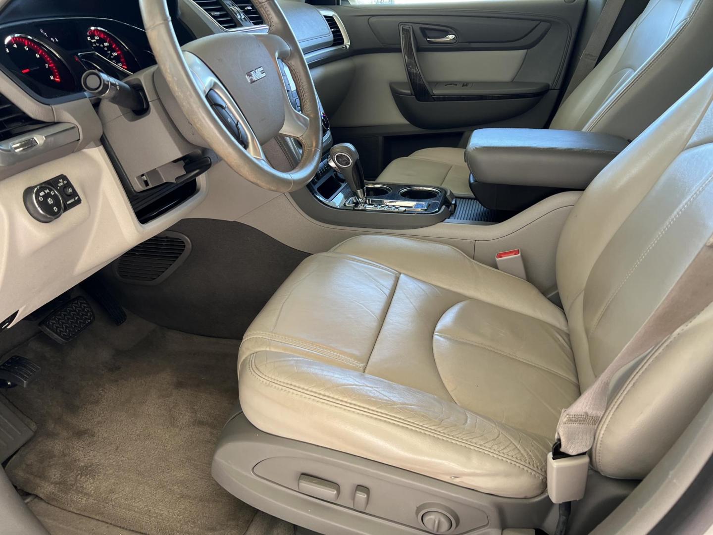 2014 /Gray GMC Acadia SLT-1 (1GKKRRKDXEJ) with an 3.6L V6 DOHC 24V engine, 6-Speed Automatic transmission, located at 4520 Airline Hwy, Baton Rouge, LA, 70805, (225) 357-1497, 30.509325, -91.145432 - 2014 GMC Acadia SLT 3.6 V6 Gas, 152K Miles, Automatic, Dual A/C, Leather, Seats 7, All Power. FOR INFO PLEASE CONTACT JEFF AT 225-413-0981 CHECK OUT OUR A+ RATING WITH THE BETTER BUSINESS BUREAU WE HAVE BEEN A FAMILY OWNED AND OPERATED BUSINESS AT THE SAME LOCATION FOR OVER 45 YEARS. WE STRIVE TO KE - Photo#8