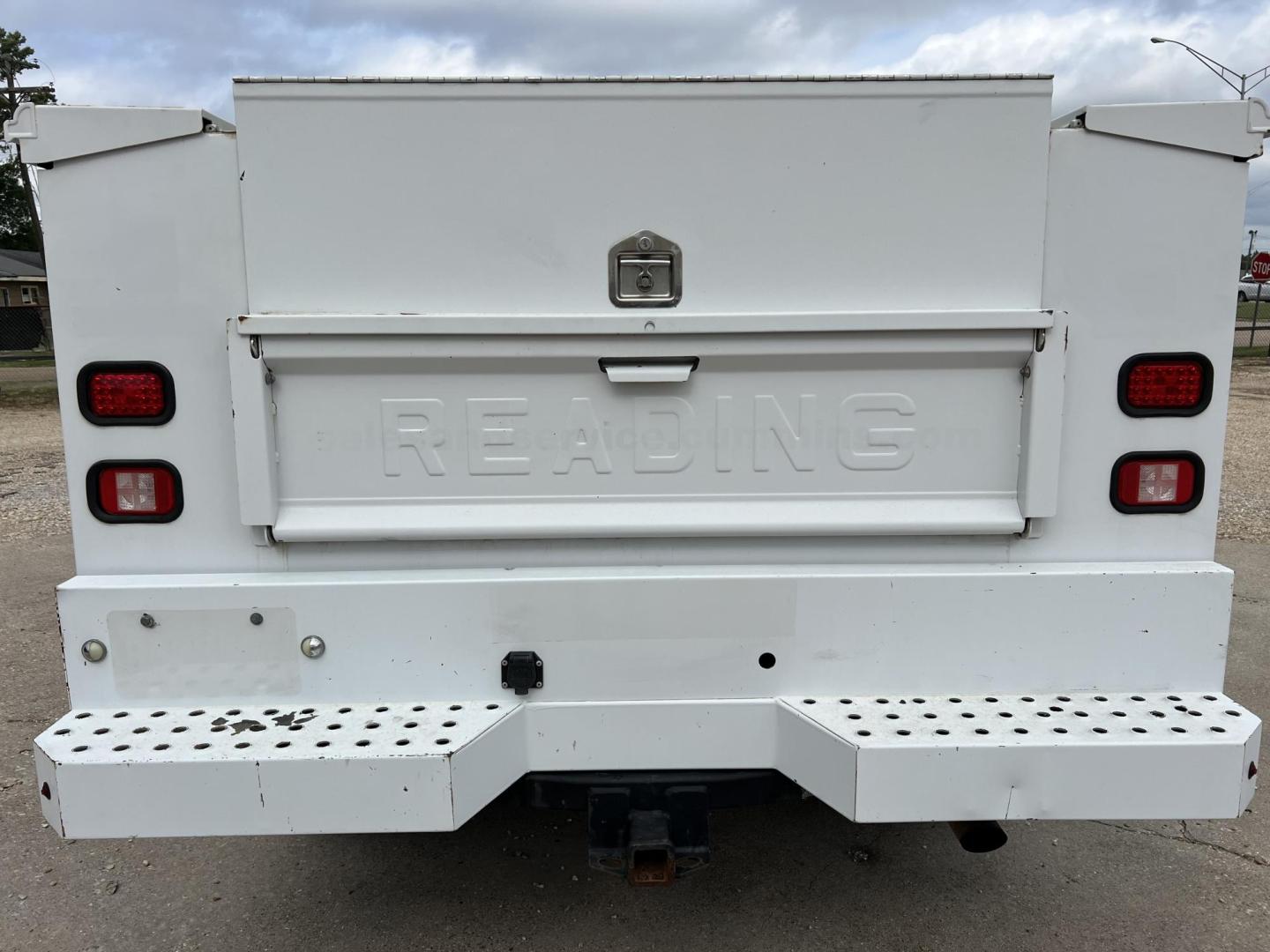 2012 /Gray Chevrolet Silverado 2500HD Work Truck Ext. Cab Long Box 2WD (1GB2CVCGXCZ) with an 6.0L V8 engine, 6-Speed Automatic transmission, located at 4520 Airline Hwy, Baton Rouge, LA, 70805, (225) 357-1497, 30.509325, -91.145432 - 2012 Chevrolet Silverado 2500HD Ext Cab 2WD 6.0 V8 Gas, 224K Miles, Reading Service Bed, Cold A/C, Tow Pkg. Has NO Back Seat. FOR INFO PLEASE CONTACT JEFF AT 225-413-0981 CHECK OUT OUR A+ RATING WITH THE BETTER BUSINESS BUREAU WE HAVE BEEN A FAMILY OWNED AND OPERATED BUSINESS AT THE SAME LOCATION F - Photo#6