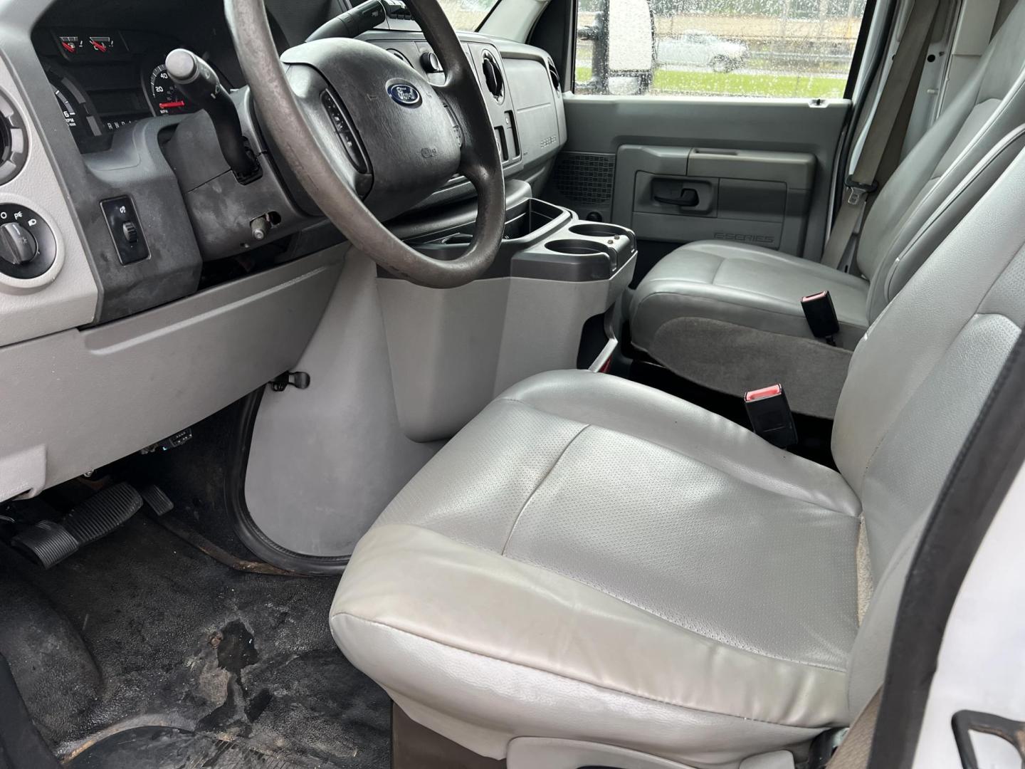 2017 White /Gray Ford Econoline E-350 Super Duty (1FDWE3FS8HD) with an 6.8L V10 SOHC 20V engine, Automatic transmission, located at 4520 Airline Hwy, Baton Rouge, LA, 70805, (225) 357-1497, 30.509325, -91.145432 - 2017 Ford E-350 2WD With 10Ft Knapheide Utility Van, 6.8 V10 Gas, 179K Miles, Cold A/C, Tow Pkg. FOR INFO PLEASE CONTACT JEFF AT 225-413-0981 CHECK OUT OUR A+ RATING WITH THE BETTER BUSINESS BUREAU WE HAVE BEEN A FAMILY OWNED AND OPERATED BUSINESS AT THE SAME LOCATION FOR OVER 45 YEARS. WE STRIVE TO - Photo#12