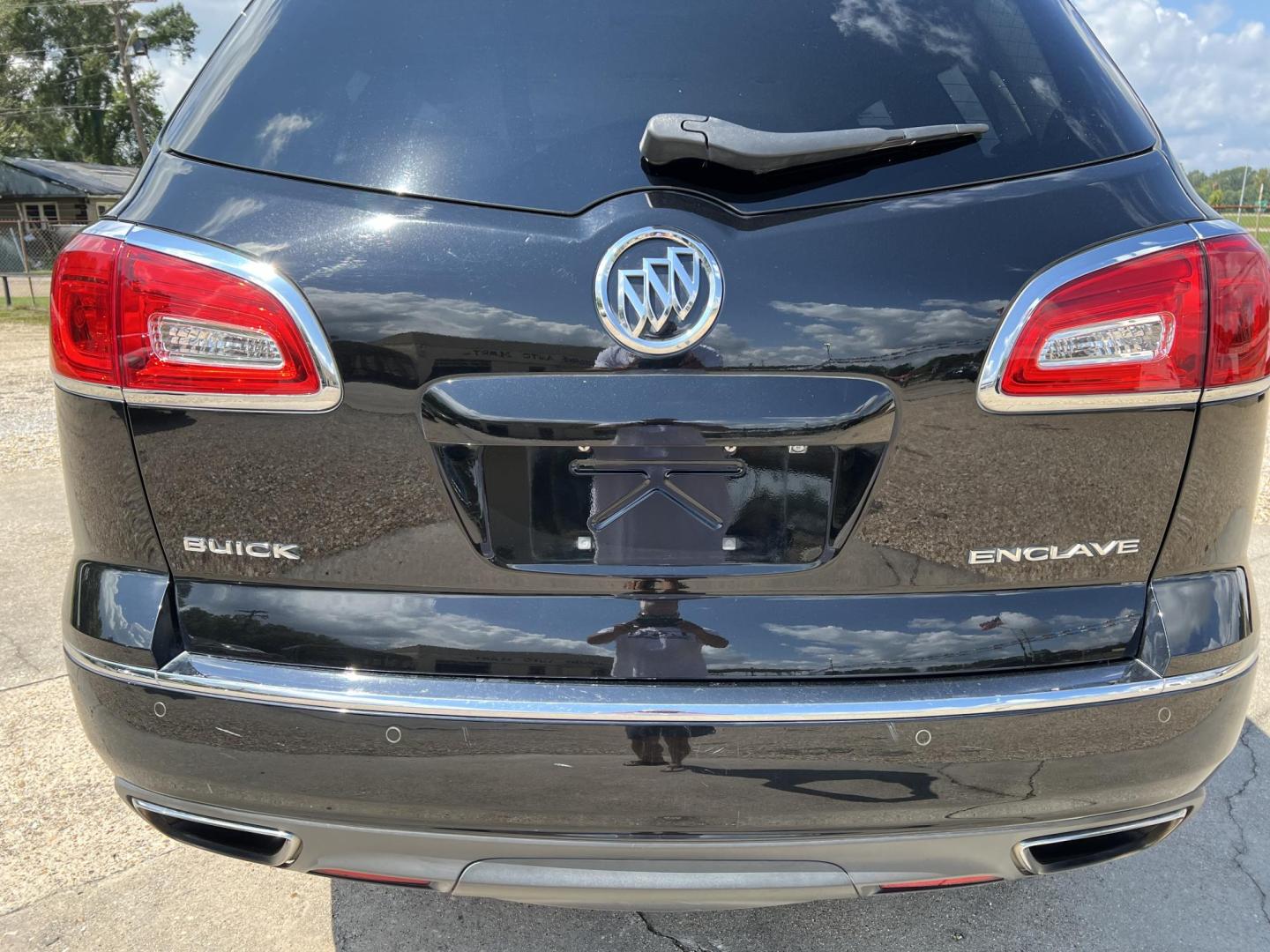 2017 Black /Black Buick Enclave Leather (5GAKRBKD1HJ) with an 3.6L V6 DOHC 24V engine, 6-Speed Automatic transmission, located at 4520 Airline Hwy, Baton Rouge, LA, 70805, (225) 357-1497, 30.509325, -91.145432 - 2017 Buick Enclave 3.6 V6 Gas, 152K Miles, Automatic, Dual A/C, Leather, Seats 7, All Power. Has Minor Scratches. FOR INFO PLEASE CONTACT JEFF AT 225-413-0981 CHECK OUT OUR A+ RATING WITH THE BETTER BUSINESS BUREAU WE HAVE BEEN A FAMILY OWNED AND OPERATED BUSINESS AT THE SAME LOCATION FOR OVER 45 Y - Photo#6