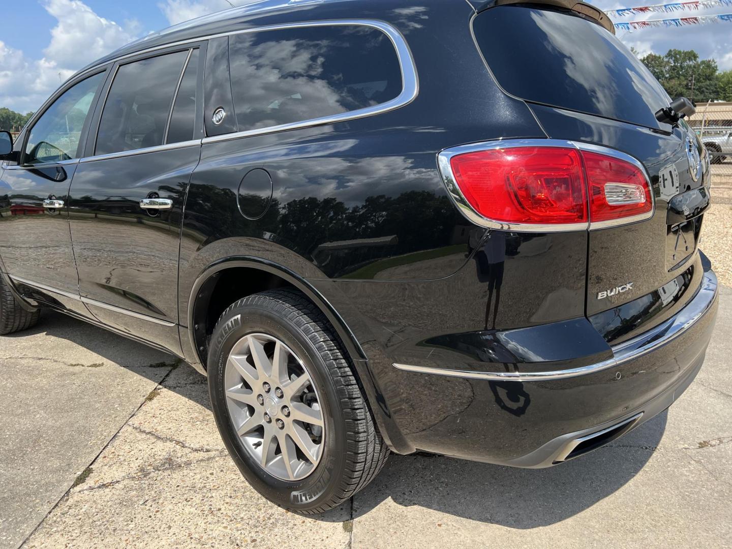 2017 Black /Black Buick Enclave Leather (5GAKRBKD1HJ) with an 3.6L V6 DOHC 24V engine, 6-Speed Automatic transmission, located at 4520 Airline Hwy, Baton Rouge, LA, 70805, (225) 357-1497, 30.509325, -91.145432 - 2017 Buick Enclave 3.6 V6 Gas, 152K Miles, Automatic, Dual A/C, Leather, Seats 7, All Power. Has Minor Scratches. FOR INFO PLEASE CONTACT JEFF AT 225-413-0981 CHECK OUT OUR A+ RATING WITH THE BETTER BUSINESS BUREAU WE HAVE BEEN A FAMILY OWNED AND OPERATED BUSINESS AT THE SAME LOCATION FOR OVER 45 Y - Photo#7