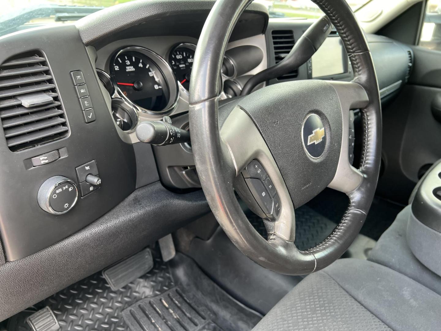 2007 Tan /Gray Chevrolet Silverado 1500 LT1 (2GCEK19JX71) with an 5.3L V8 engine, 4-Speed Automatic Overdrive transmission, located at 4520 Airline Hwy, Baton Rouge, LA, 70805, (225) 357-1497, 30.509325, -91.145432 - 2007 Chevy Silverado Ext Cab LT 4WD Z71 5.3 V8 Gas, 165K Miles, Power Windows & Locks, Spray In Bedliner, Tow Pkg. Hood & Top Have Some Fade To Them. FOR INFO PLEASE CONTACT JEFF AT 225-413-0981 CHECK OUT OUR A+ RATING WITH THE BETTER BUSINESS BUREAU WE HAVE BEEN A FAMILY OWNED AND OPERATED BUSINESS - Photo#12