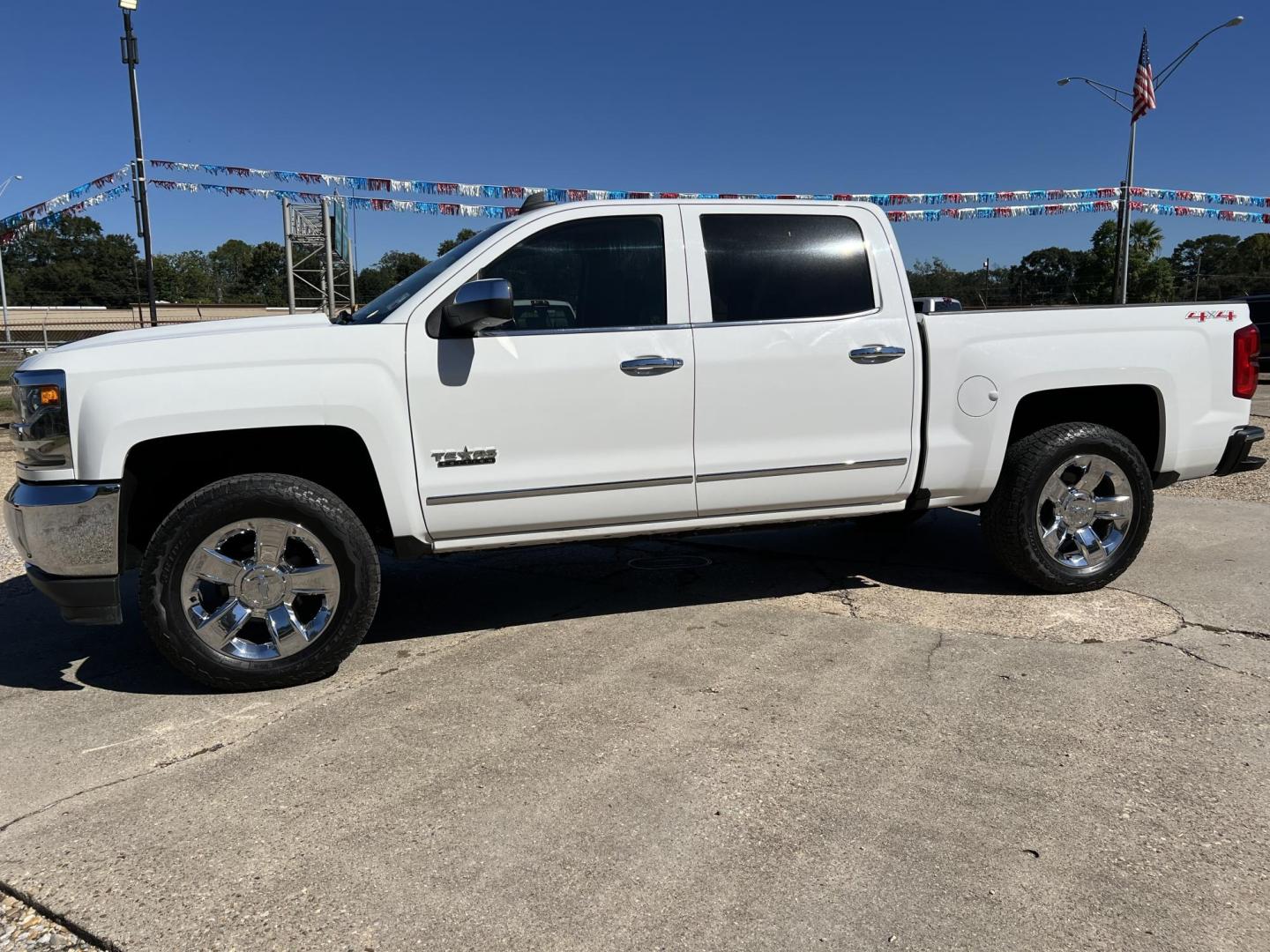 2017 White /Black Chevrolet Silverado 1500 LTZ (3GCUKSEC1HG) with an 5.3L V8 engine, 6-Speed Automatic transmission, located at 4520 Airline Hwy, Baton Rouge, LA, 70805, (225) 357-1497, 30.509325, -91.145432 - 2017 Chevy Silverado Crew Cab LTZ 4WD 5.3 V8 Gas, 201K Miles, Leather, Sunroof, All Power, Loaded, Cold A/C, New Tires, Tow Pkg. FOR INFO PLEASE CONTACT JEFF AT 225-413-0981 CHECK OUT OUR A+ RATING WITH THE BETTER BUSINESS BUREAU WE HAVE BEEN A FAMILY OWNED AND OPERATED BUSINESS AT THE SAME LOCATIO - Photo#1