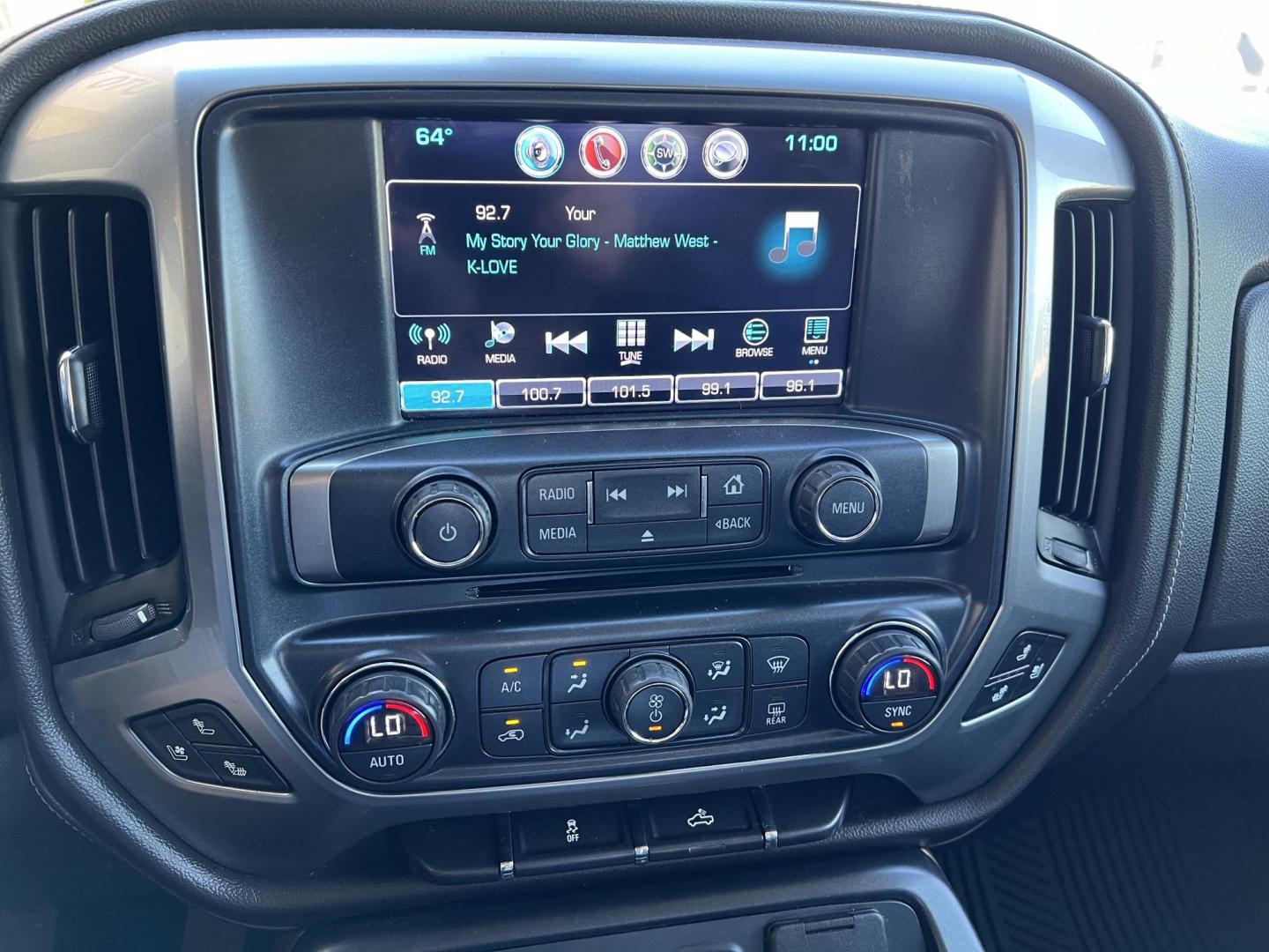 2017 White /Black Chevrolet Silverado 1500 LTZ (3GCUKSEC1HG) with an 5.3L V8 engine, 6-Speed Automatic transmission, located at 4520 Airline Hwy, Baton Rouge, LA, 70805, (225) 357-1497, 30.509325, -91.145432 - 2017 Chevy Silverado Crew Cab LTZ 4WD 5.3 V8 Gas, 201K Miles, Leather, Sunroof, All Power, Loaded, Cold A/C, New Tires, Tow Pkg. FOR INFO PLEASE CONTACT JEFF AT 225-413-0981 CHECK OUT OUR A+ RATING WITH THE BETTER BUSINESS BUREAU WE HAVE BEEN A FAMILY OWNED AND OPERATED BUSINESS AT THE SAME LOCATIO - Photo#17