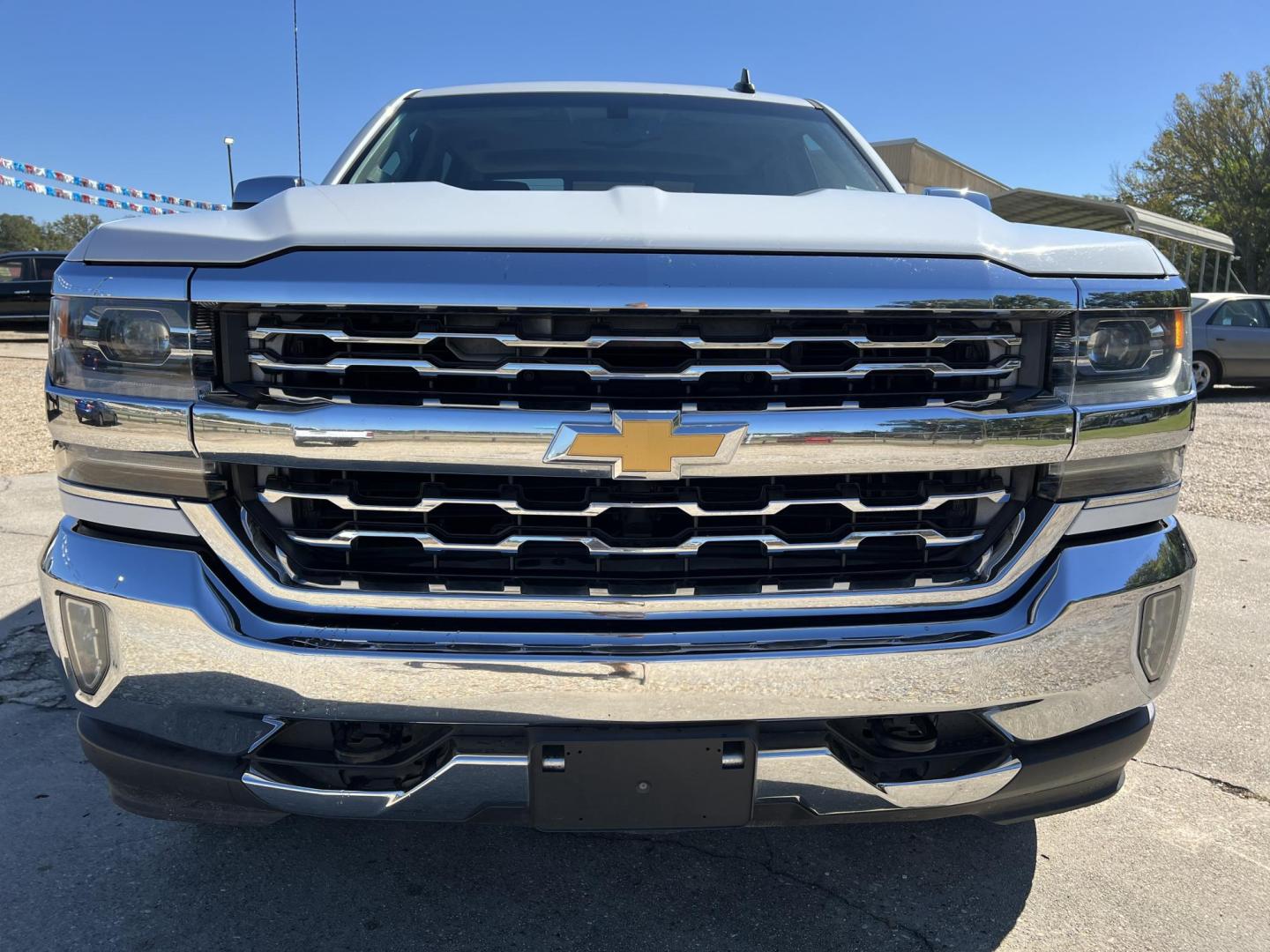 2017 White /Black Chevrolet Silverado 1500 LTZ (3GCUKSEC1HG) with an 5.3L V8 engine, 6-Speed Automatic transmission, located at 4520 Airline Hwy, Baton Rouge, LA, 70805, (225) 357-1497, 30.509325, -91.145432 - 2017 Chevy Silverado Crew Cab LTZ 4WD 5.3 V8 Gas, 201K Miles, Leather, Sunroof, All Power, Loaded, Cold A/C, New Tires, Tow Pkg. FOR INFO PLEASE CONTACT JEFF AT 225-413-0981 CHECK OUT OUR A+ RATING WITH THE BETTER BUSINESS BUREAU WE HAVE BEEN A FAMILY OWNED AND OPERATED BUSINESS AT THE SAME LOCATIO - Photo#2